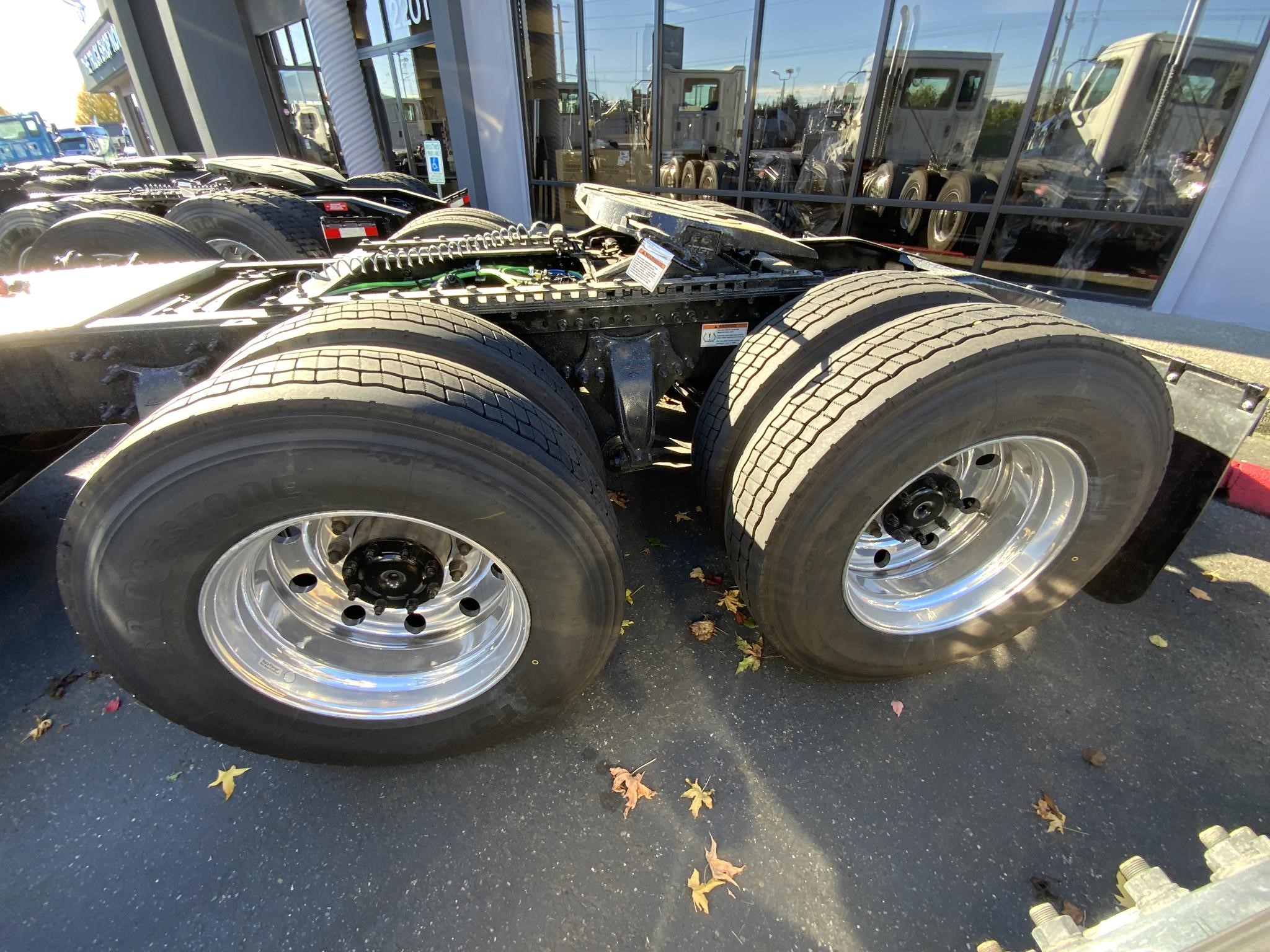 2025 WESTERN STAR 57X - image 5 of 6