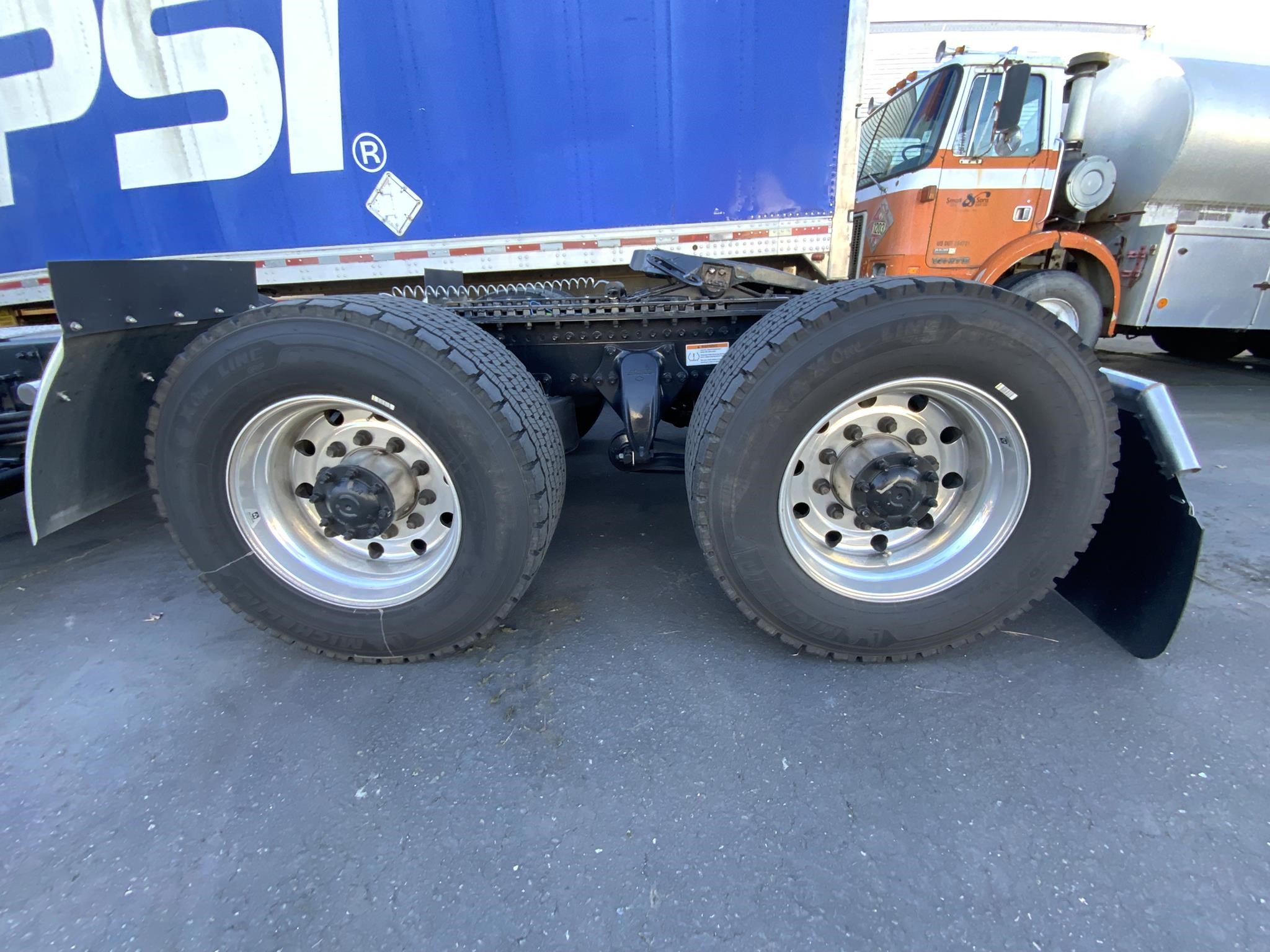 2025 WESTERN STAR 49X - image 5 of 6