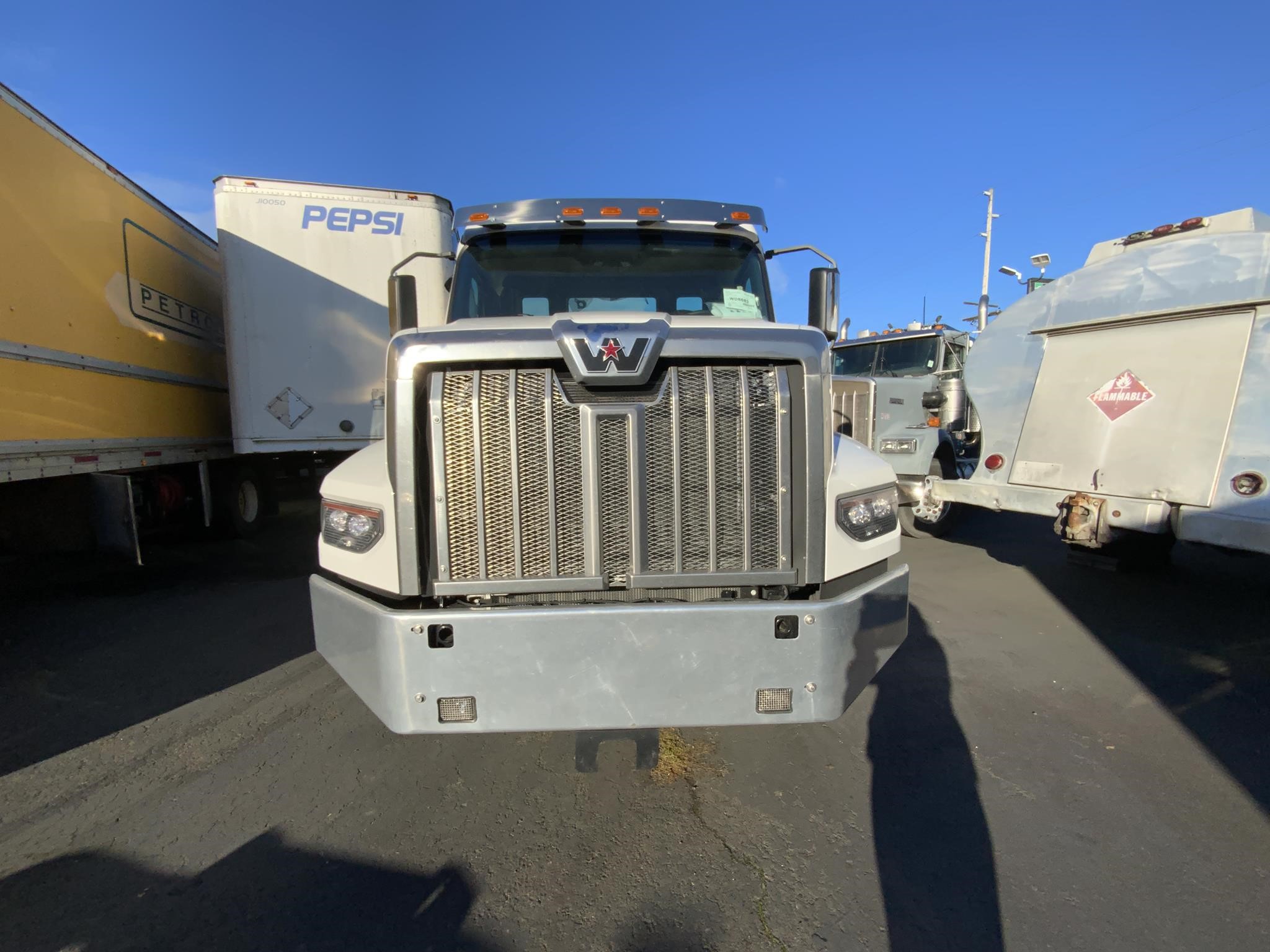 2025 WESTERN STAR 49X - image 2 of 6