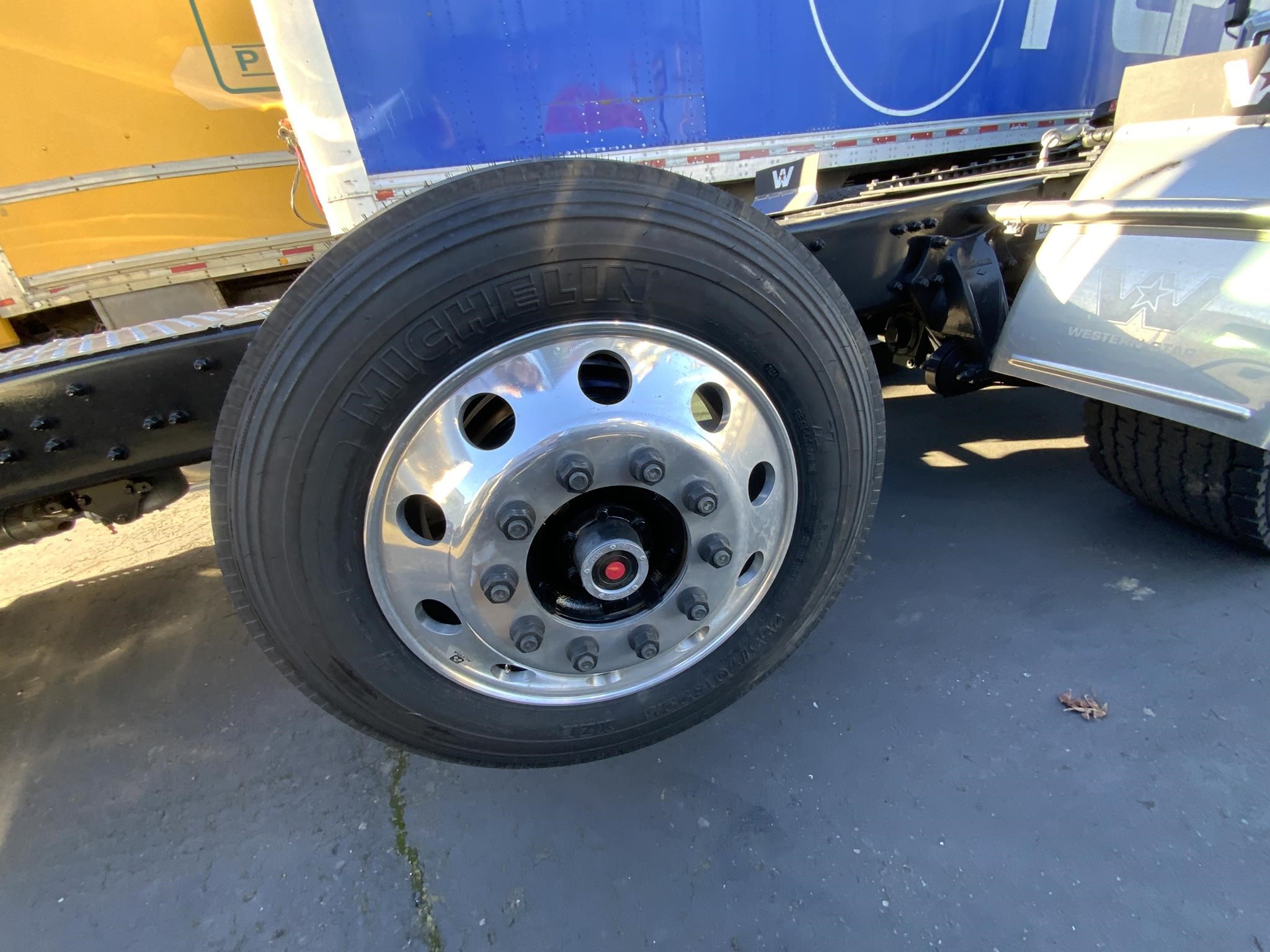 2025 WESTERN STAR 49X - image 5 of 6