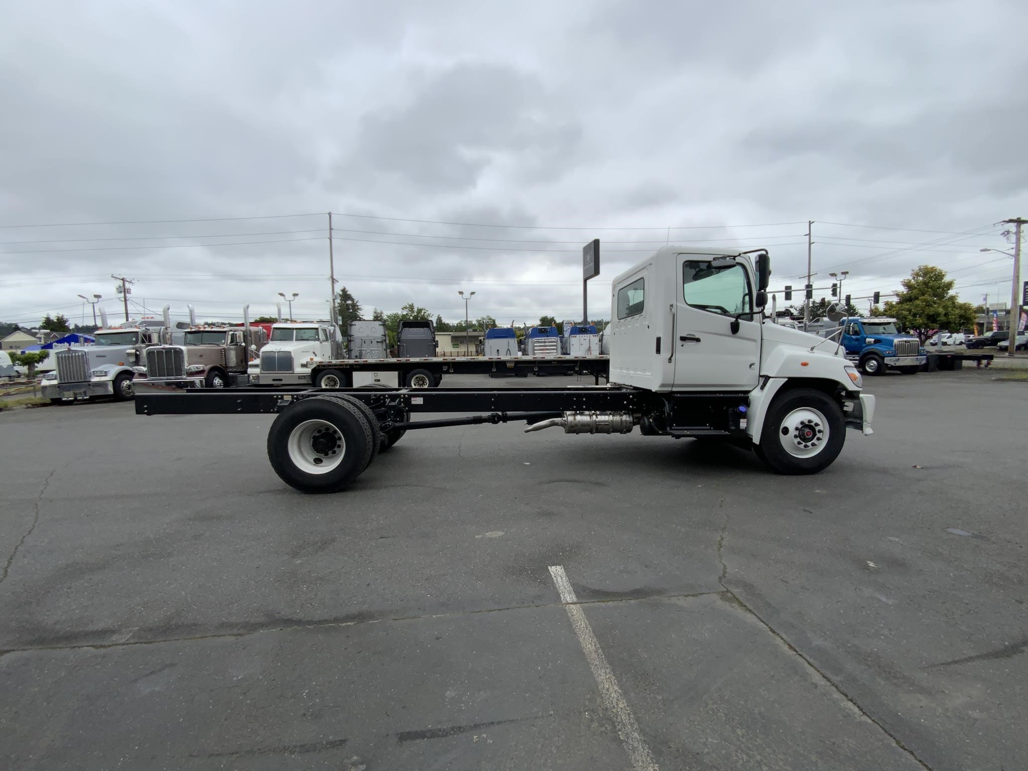 2025 HINO L6 - image 6 of 6