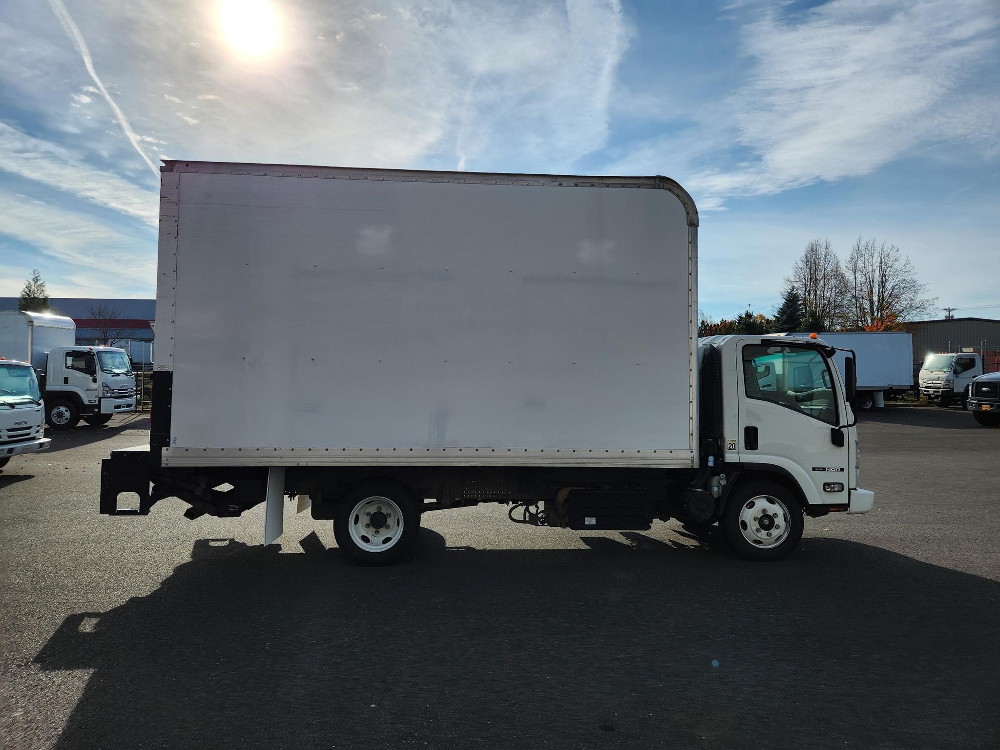 2022 ISUZU NQR - image 6 of 6