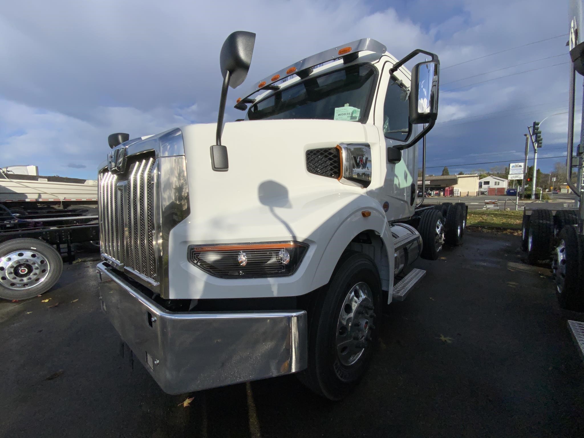 2025 WESTERN STAR 49X - image 1 of 6