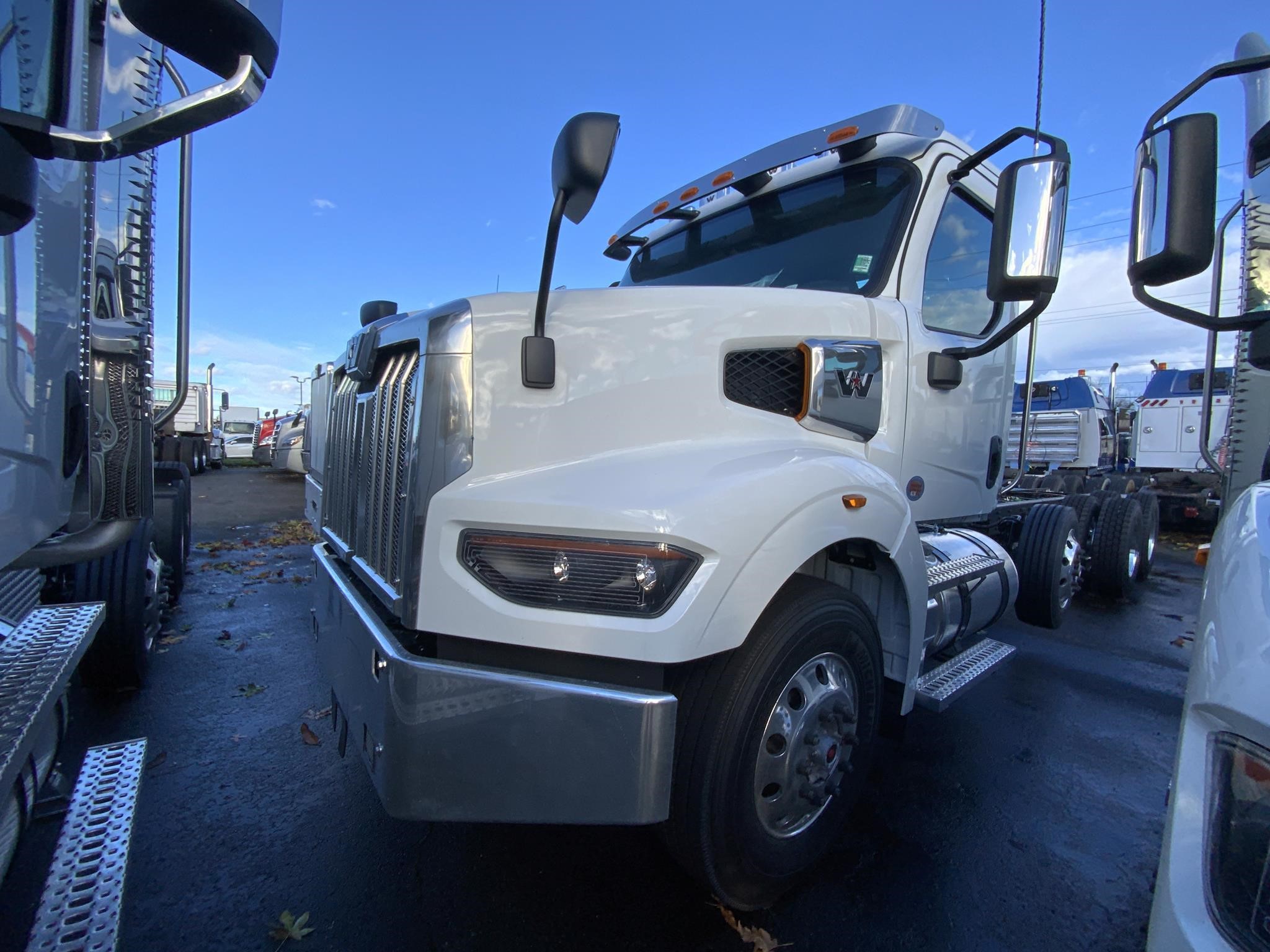 2025 WESTERN STAR 49X - image 1 of 6