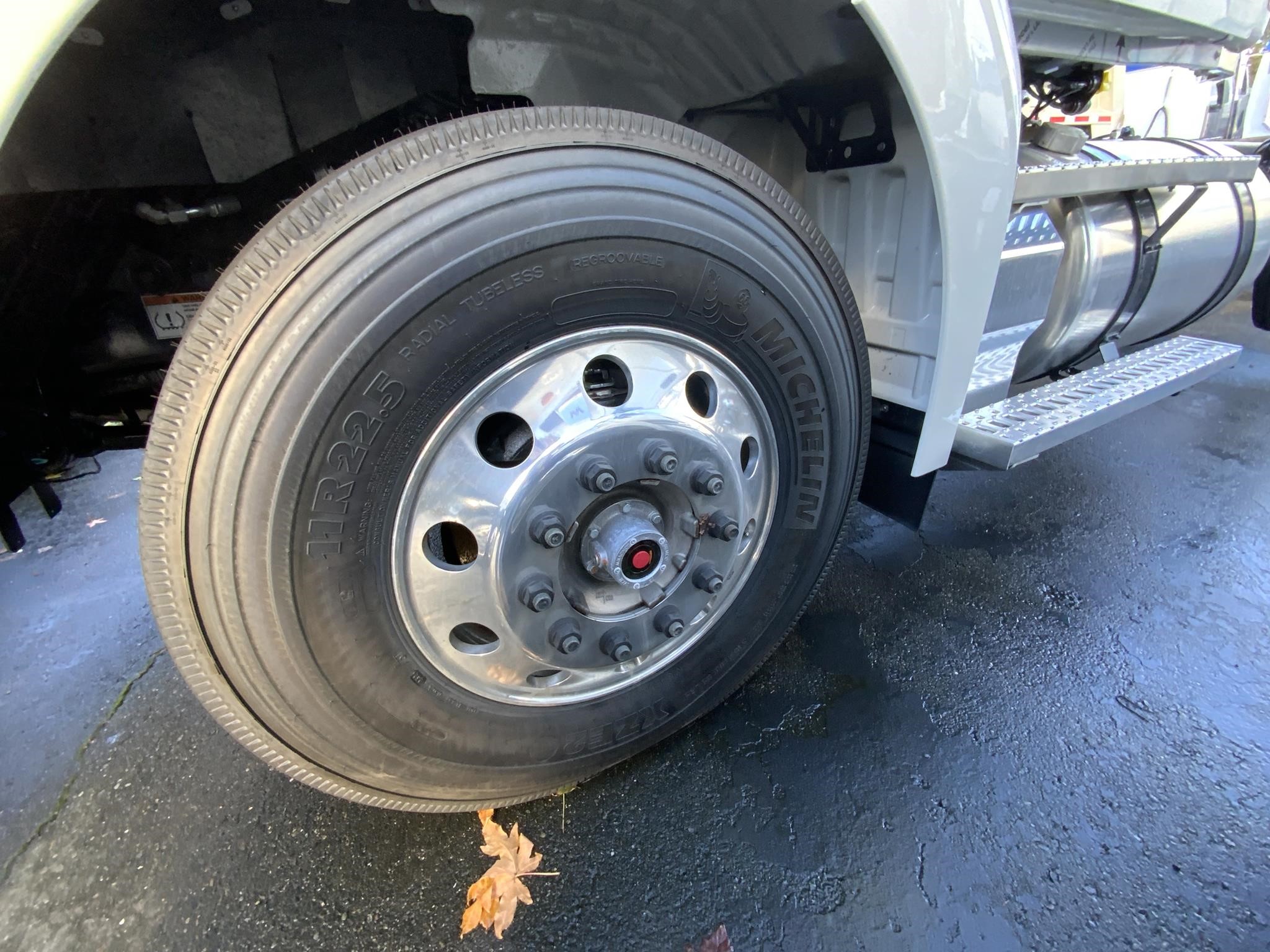 2025 WESTERN STAR 49X - image 2 of 6