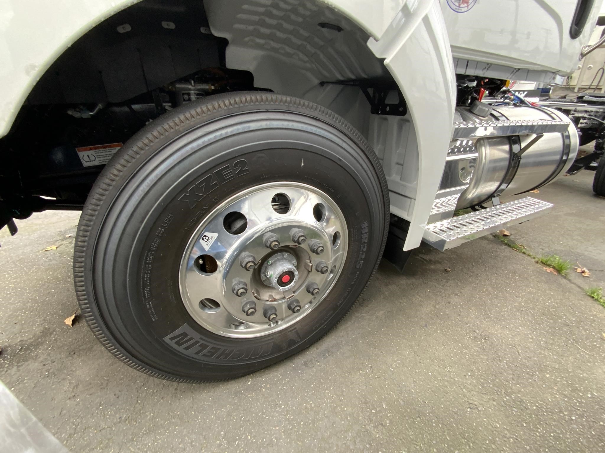 2025 WESTERN STAR 49X - image 2 of 6