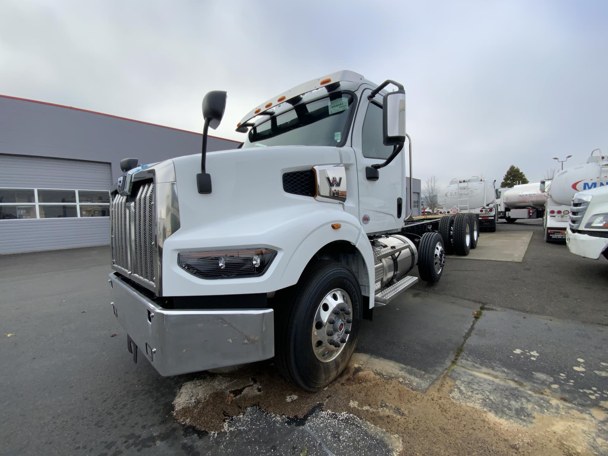 2025 WESTERN STAR 49X - image 1 of 6
