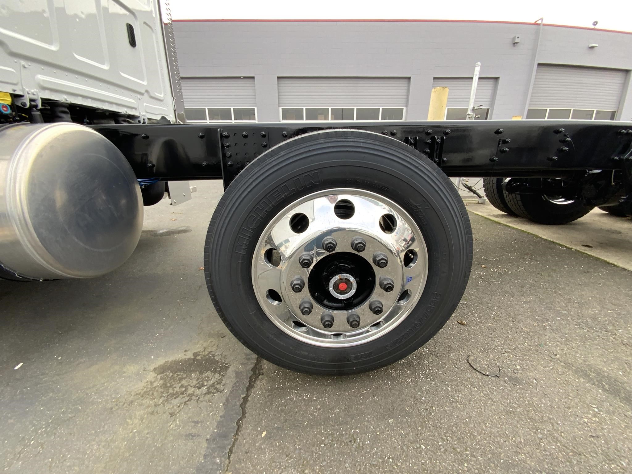 2025 WESTERN STAR 49X - image 5 of 6