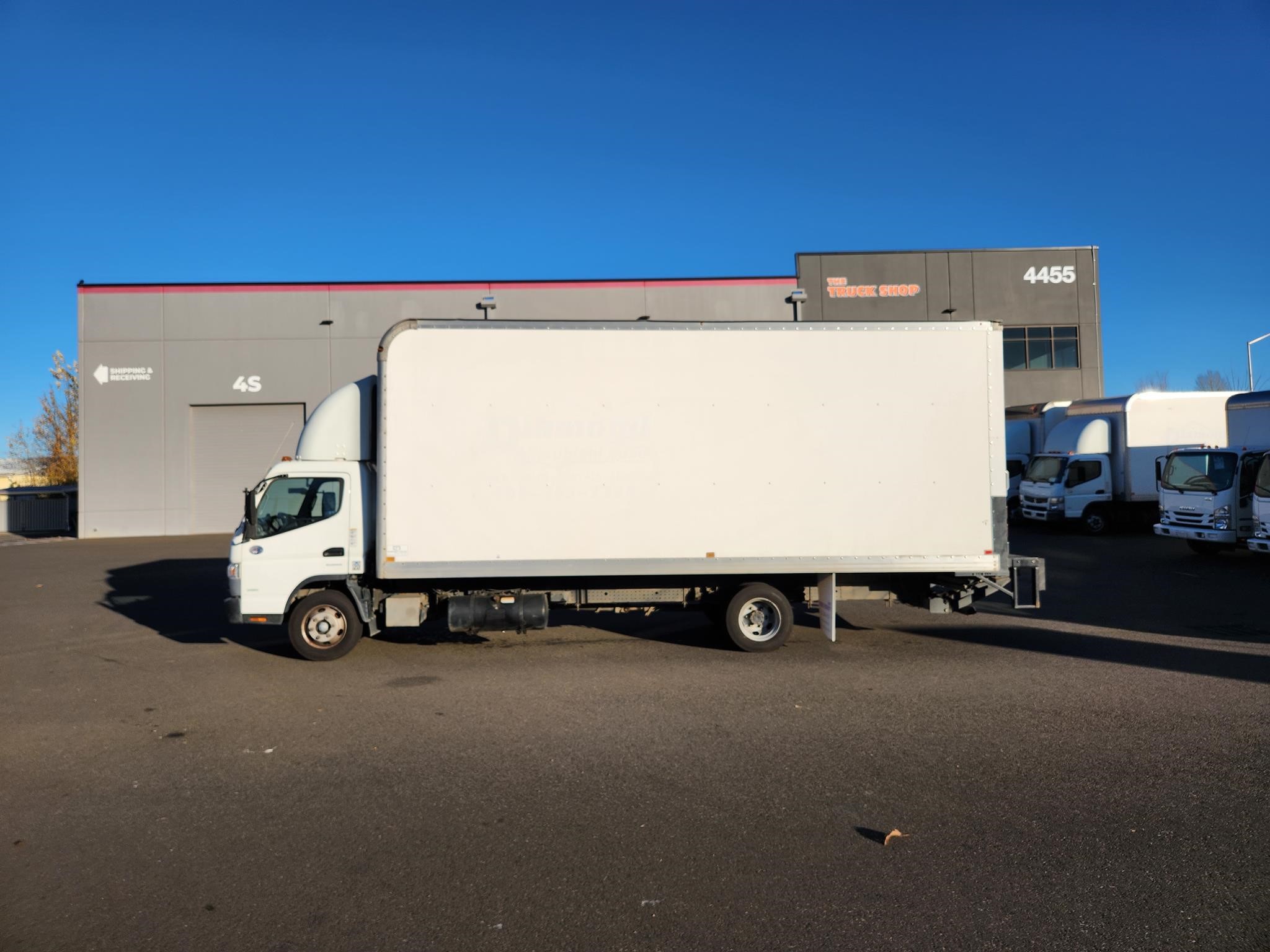 2017 MITSUBISHI FUSO FE180 - image 2 of 6