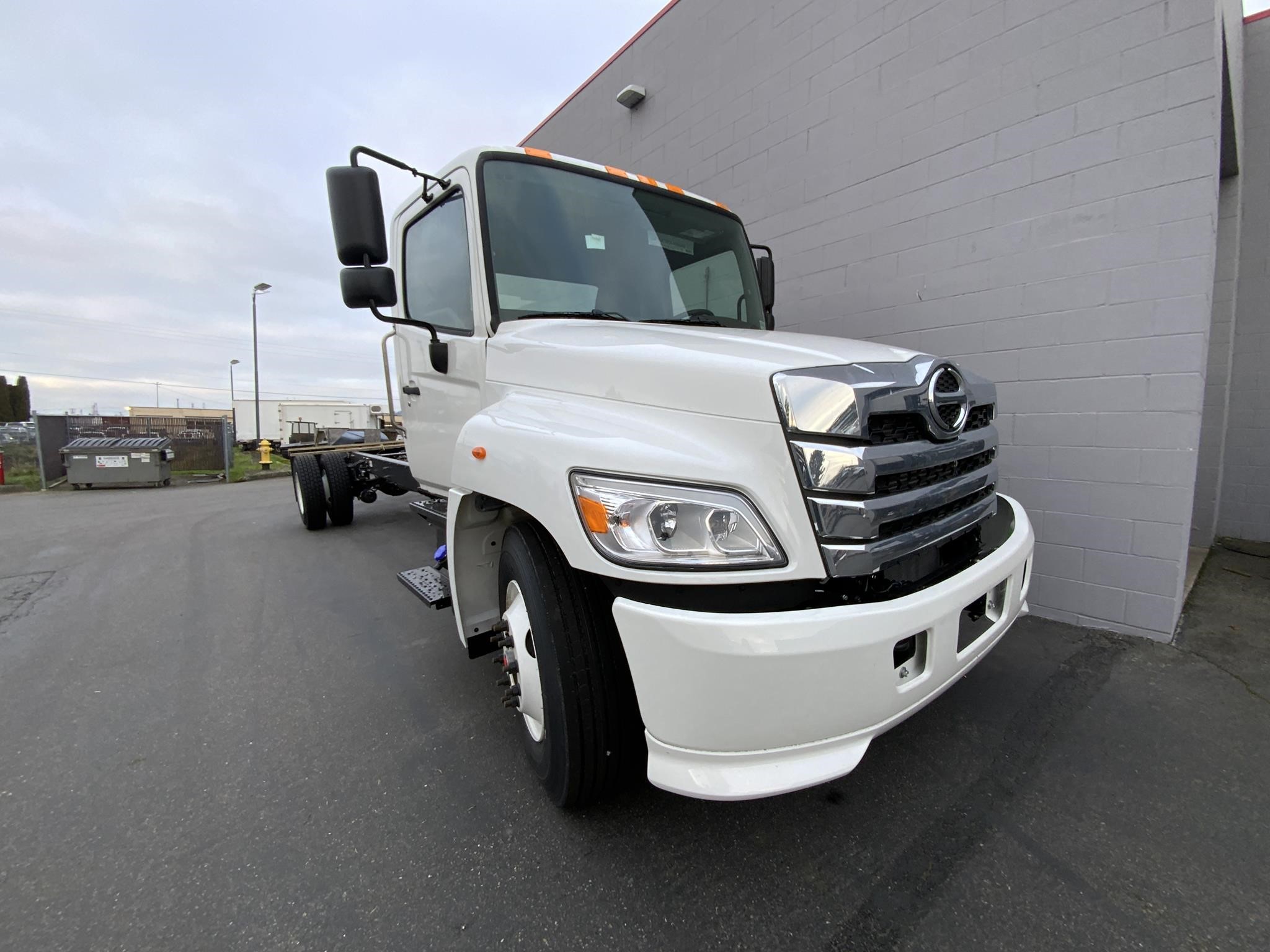 2025 HINO L6 - image 1 of 6