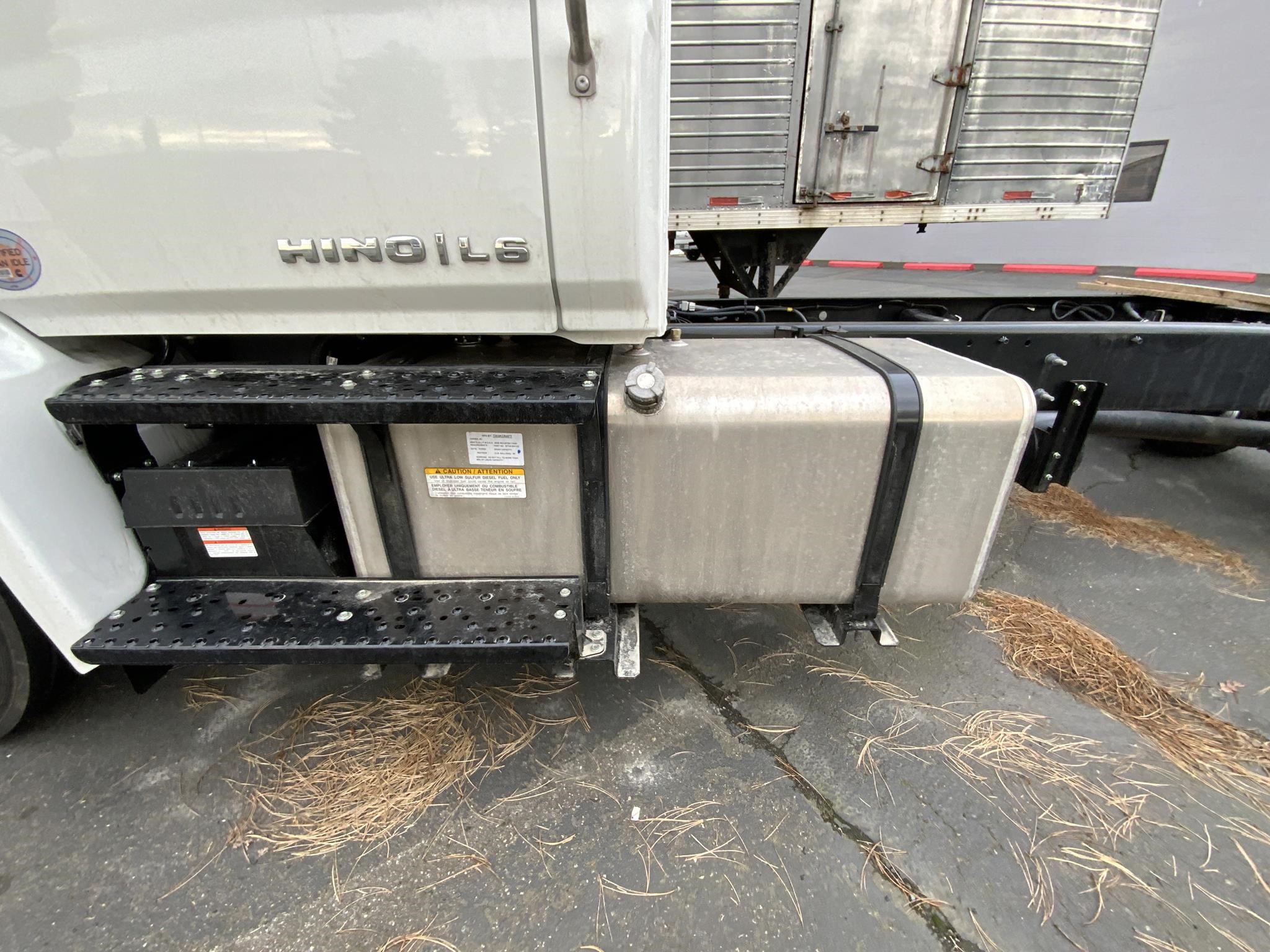 2025 HINO L6 - image 5 of 6