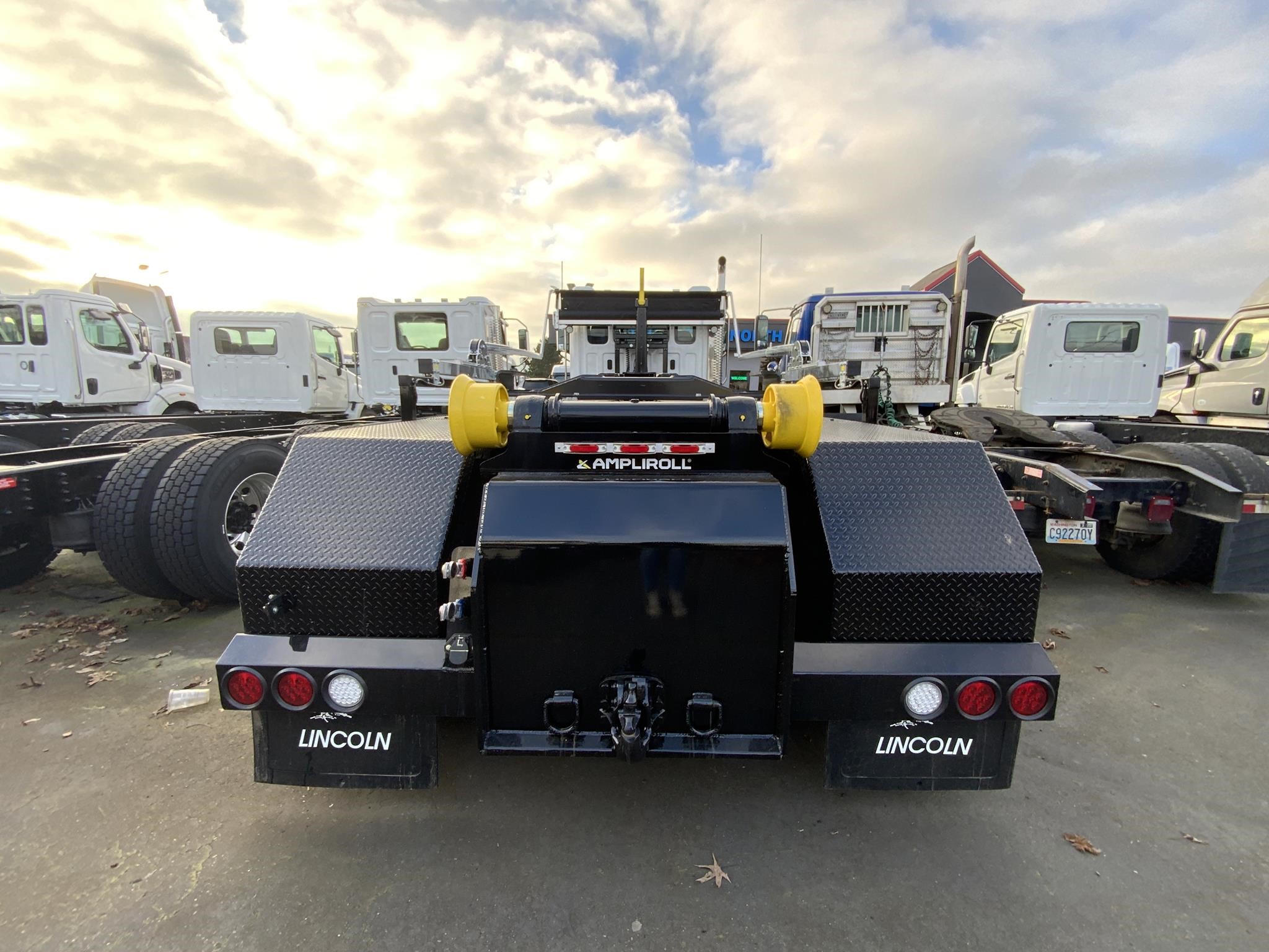 2025 WESTERN STAR 47X 2025 WESTERN STAR 47X - image 4 of 6