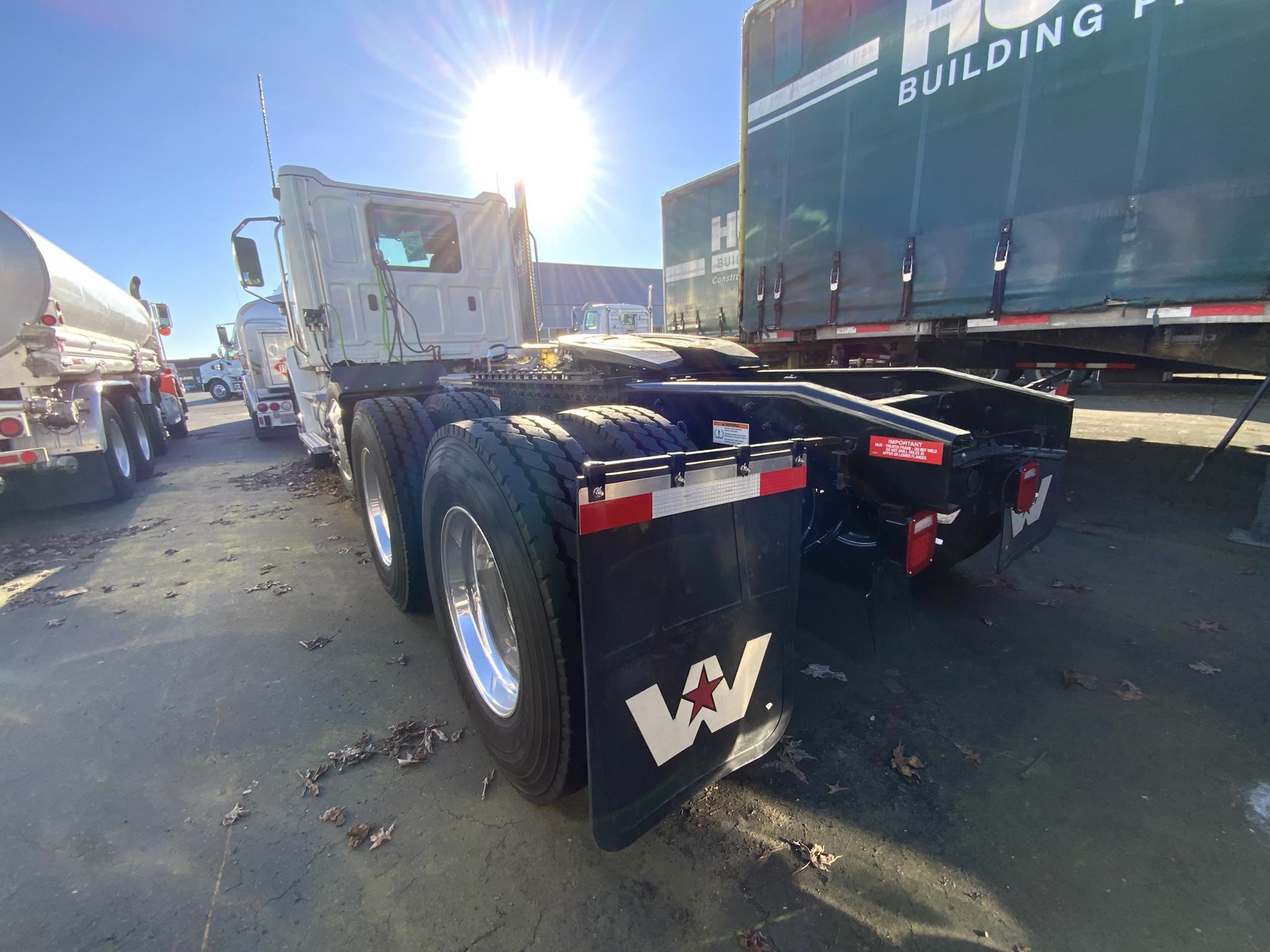 2025 WESTERN STAR 47X 2025 WESTERN STAR 47X - image 3 of 6