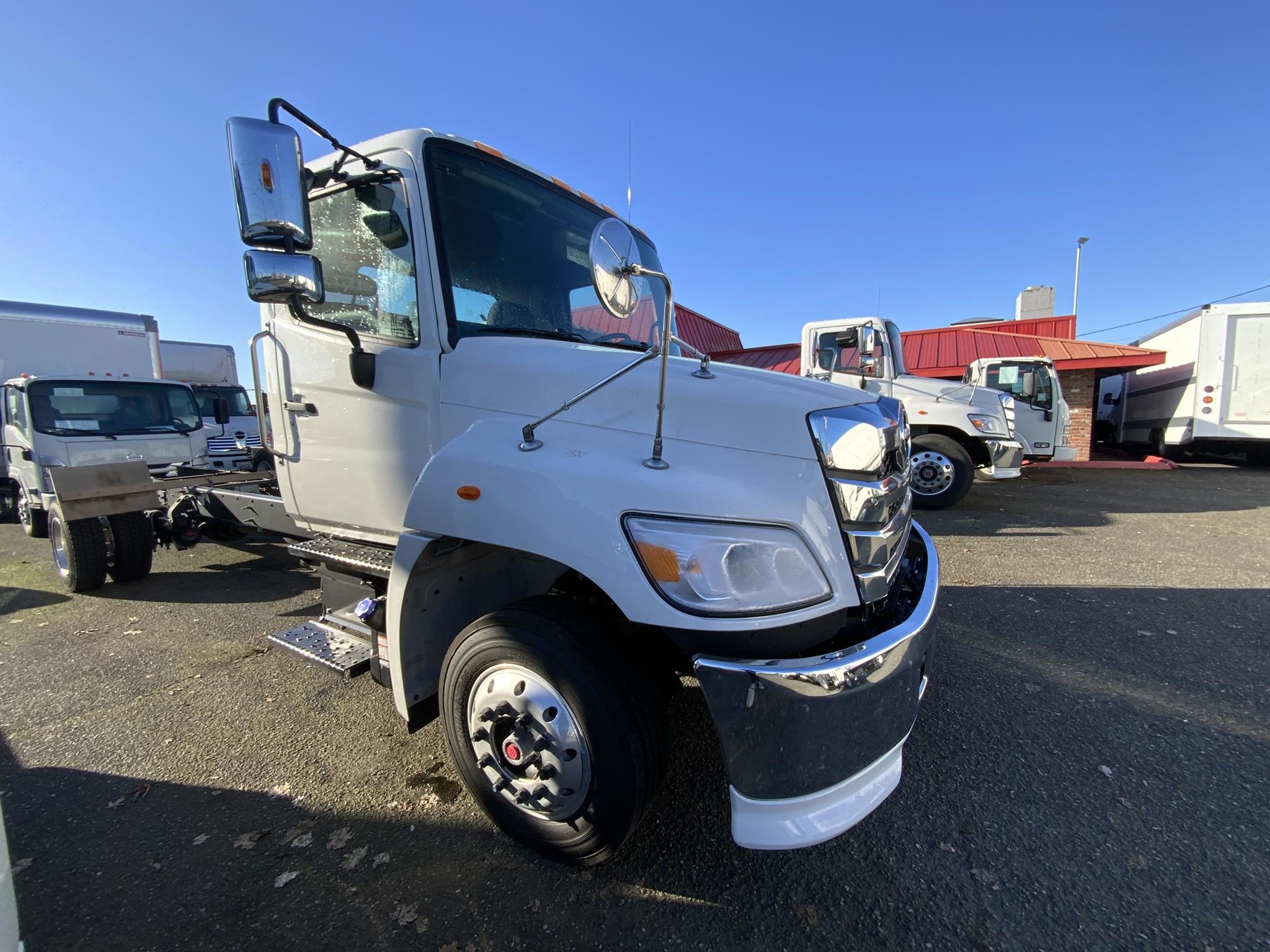 2025 HINO L6 - image 5 of 6