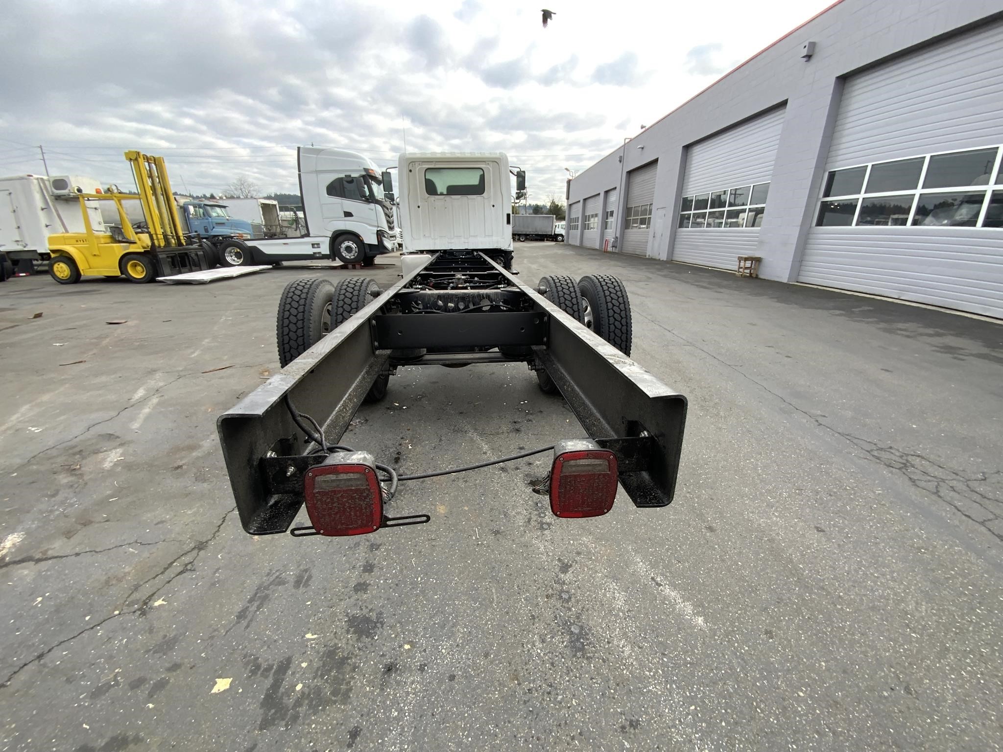 2026 HINO L6 - image 4 of 6