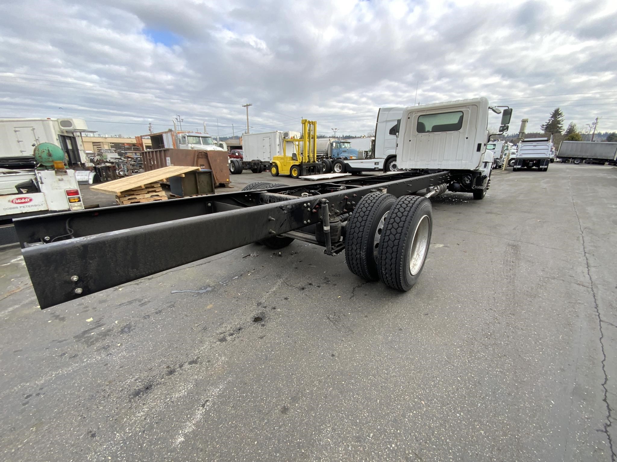 2026 HINO L6 - image 5 of 6