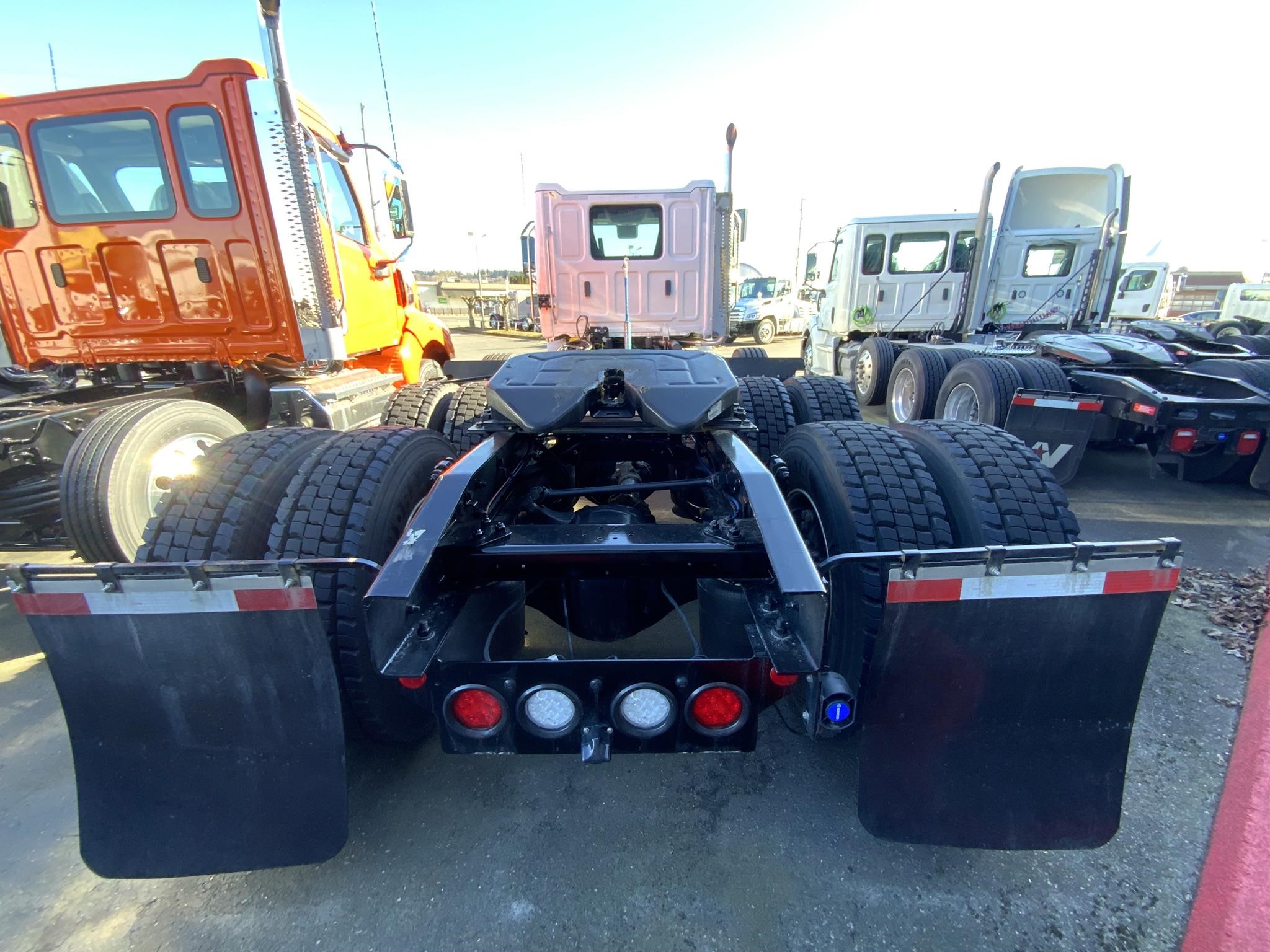 2025 WESTERN STAR 47X 2025 WESTERN STAR 47X - image 5 of 6