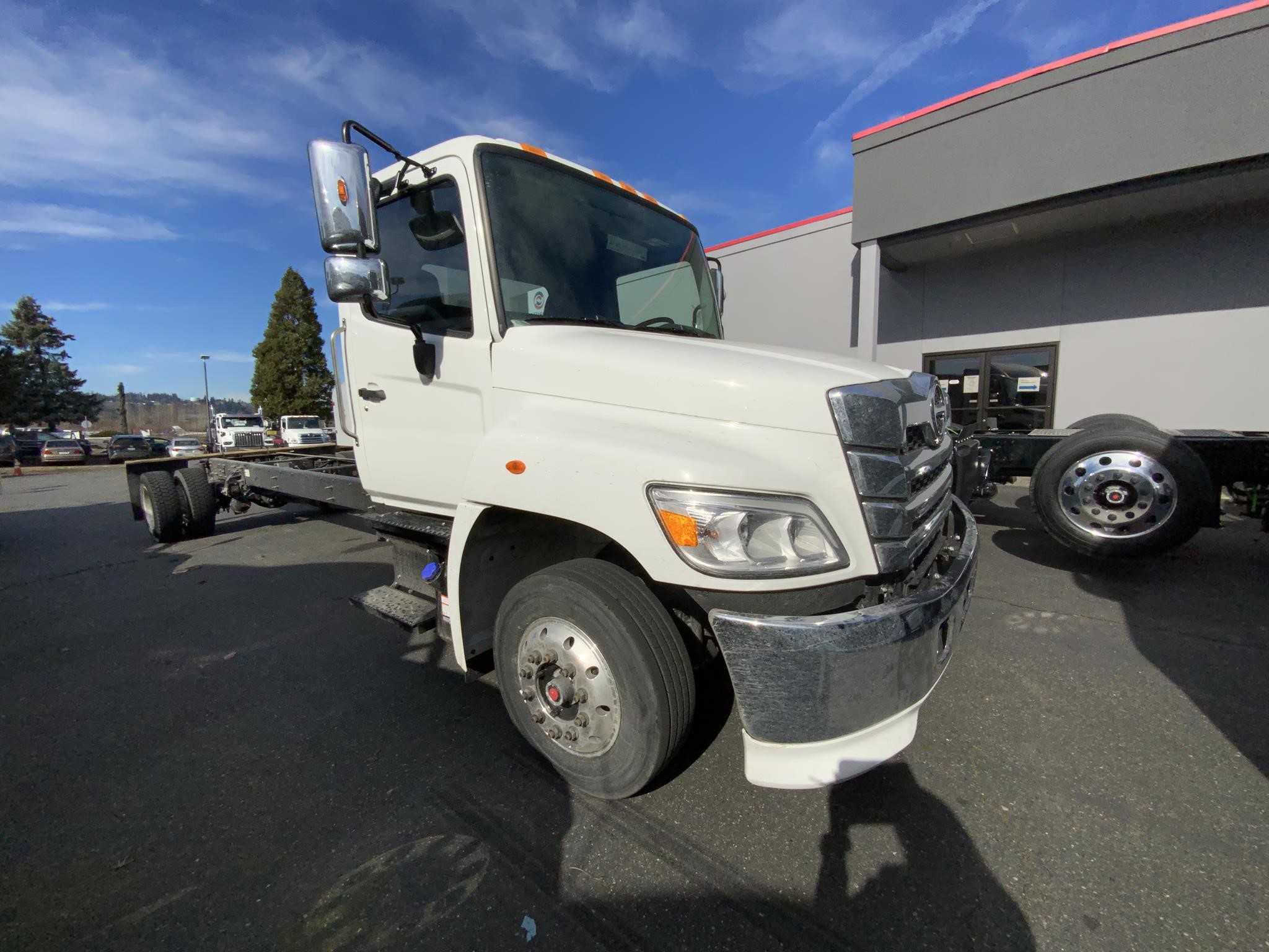 2026 HINO L6 - image 2 of 6