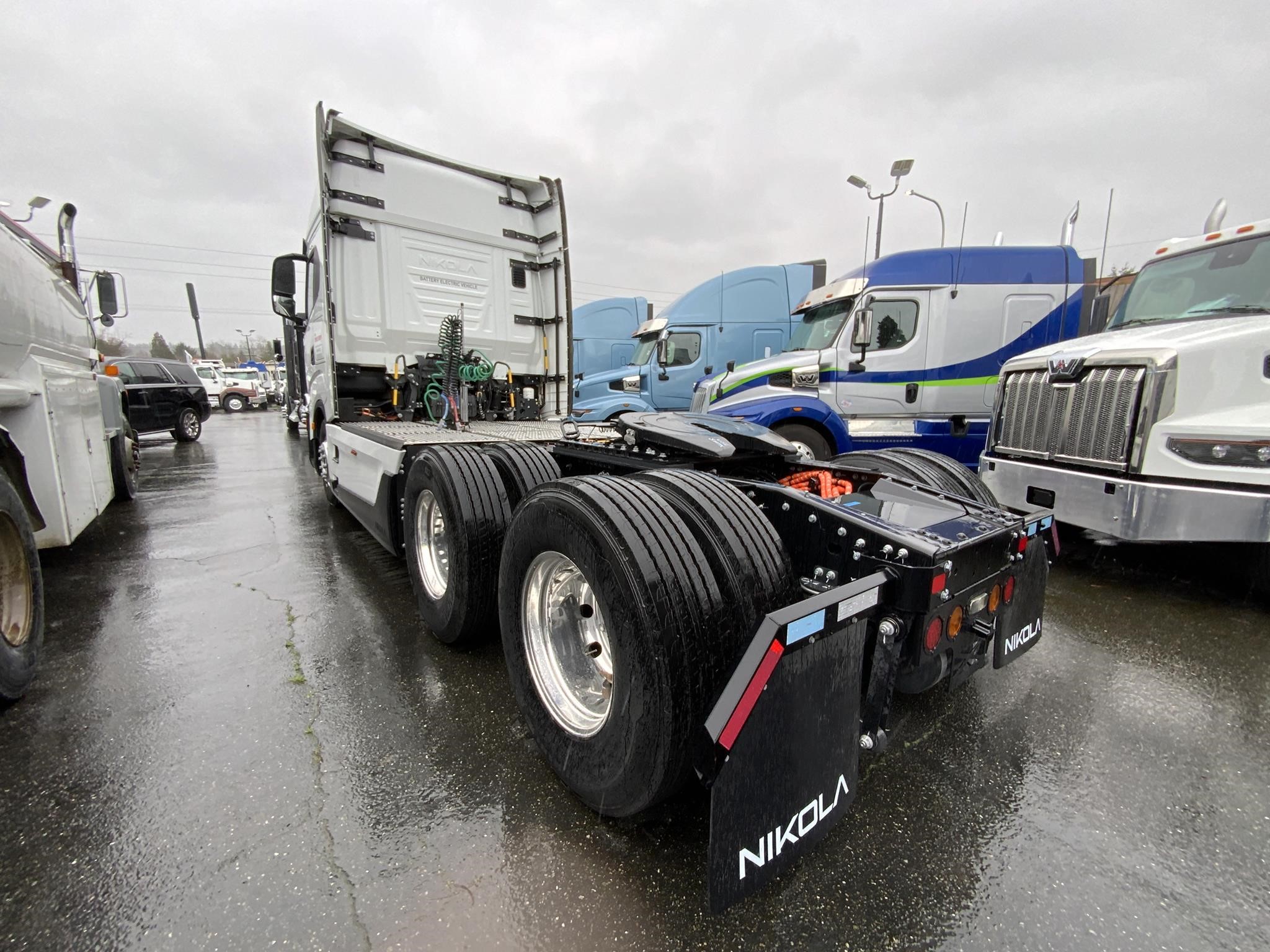 2024 NIKOLA TRE - image 2 of 6