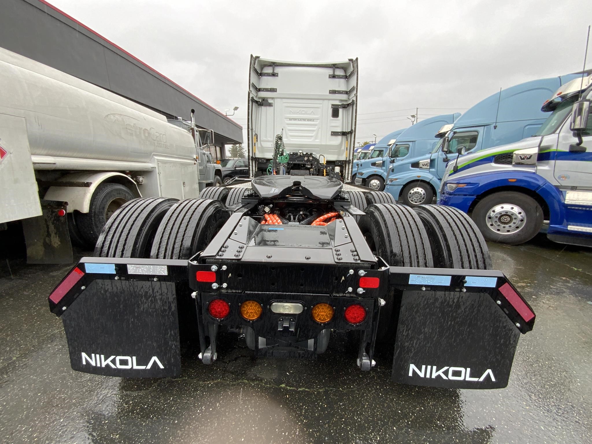 2024 NIKOLA TRE - image 3 of 6