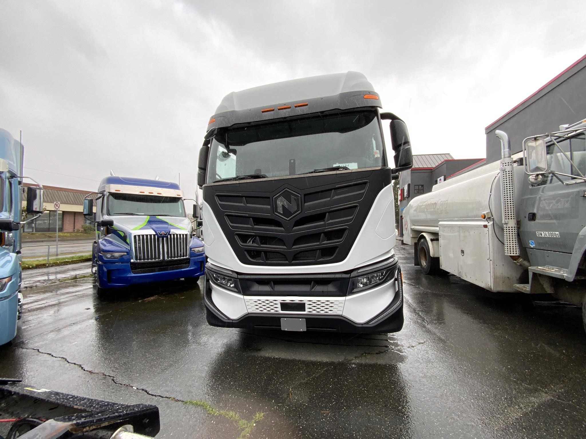 2024 NIKOLA TRE - image 6 of 6