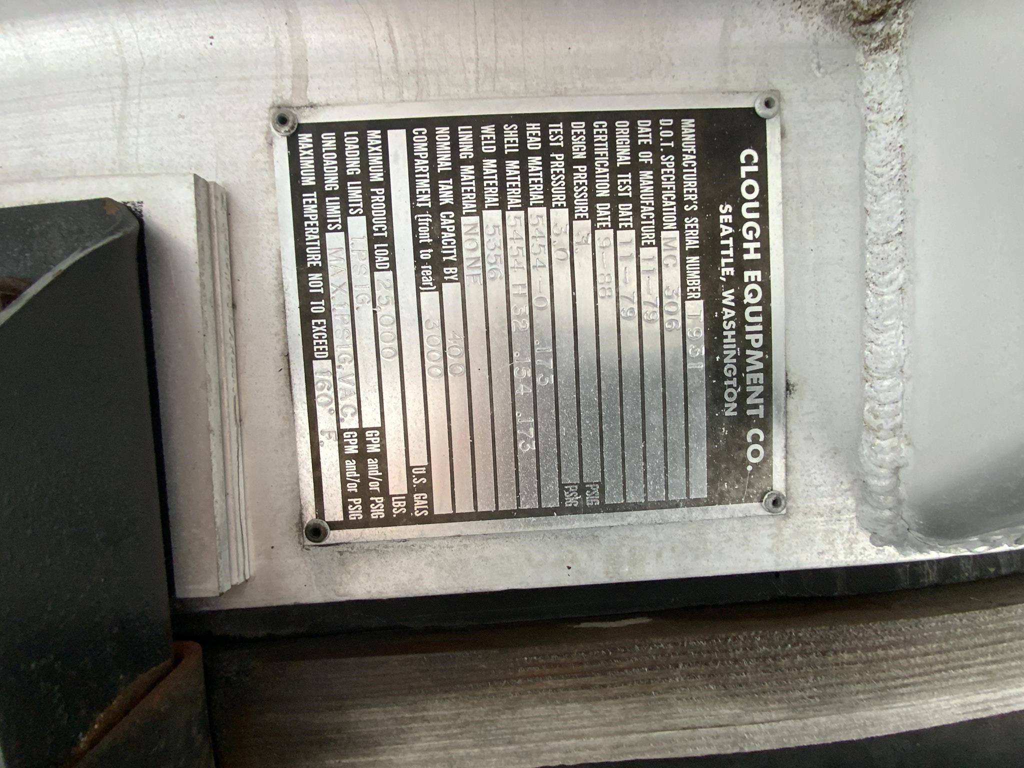 1996 FREIGHTLINER FL70 - image 6 of 6