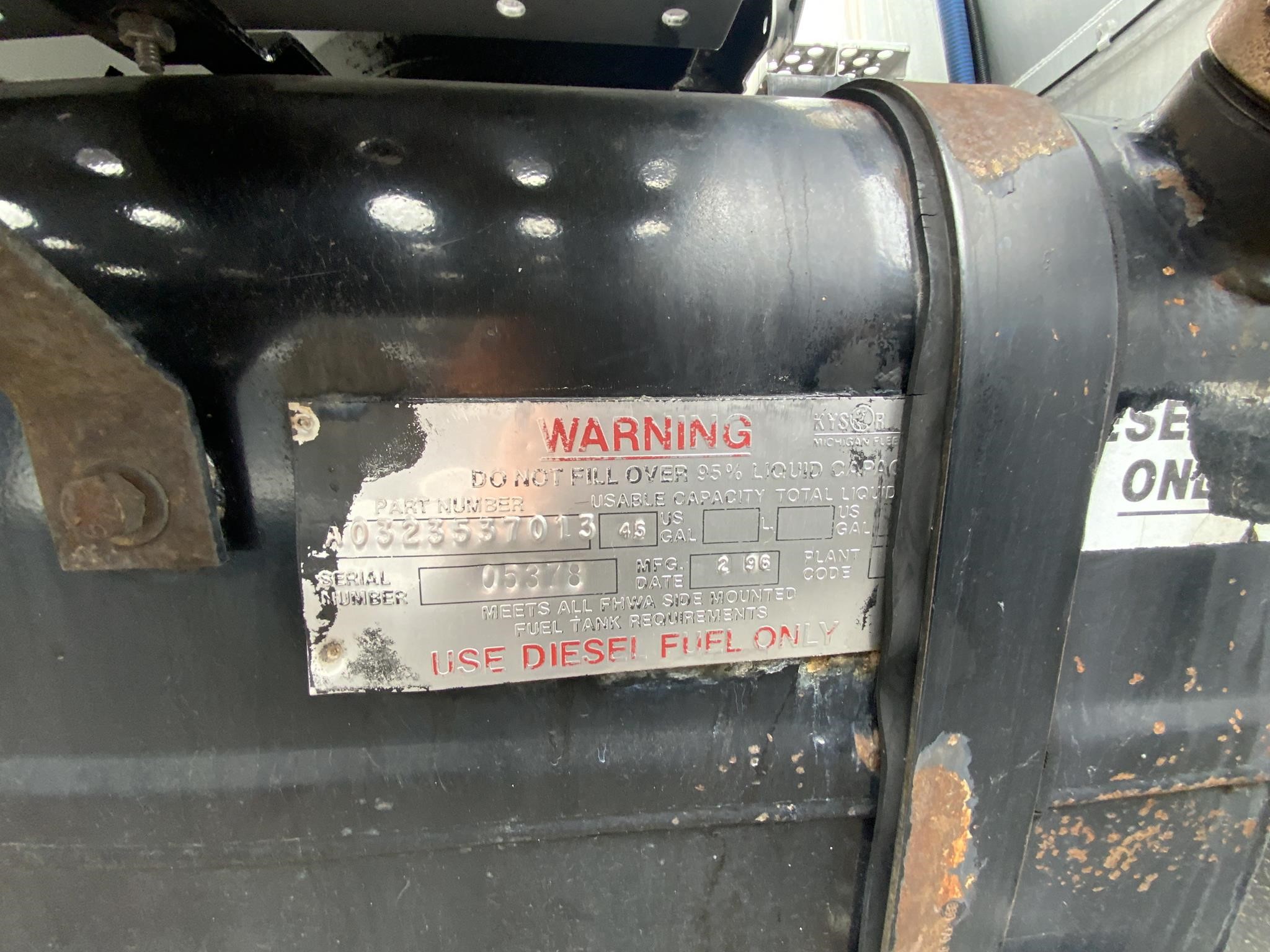 1996 FREIGHTLINER FL70 - image 3 of 6