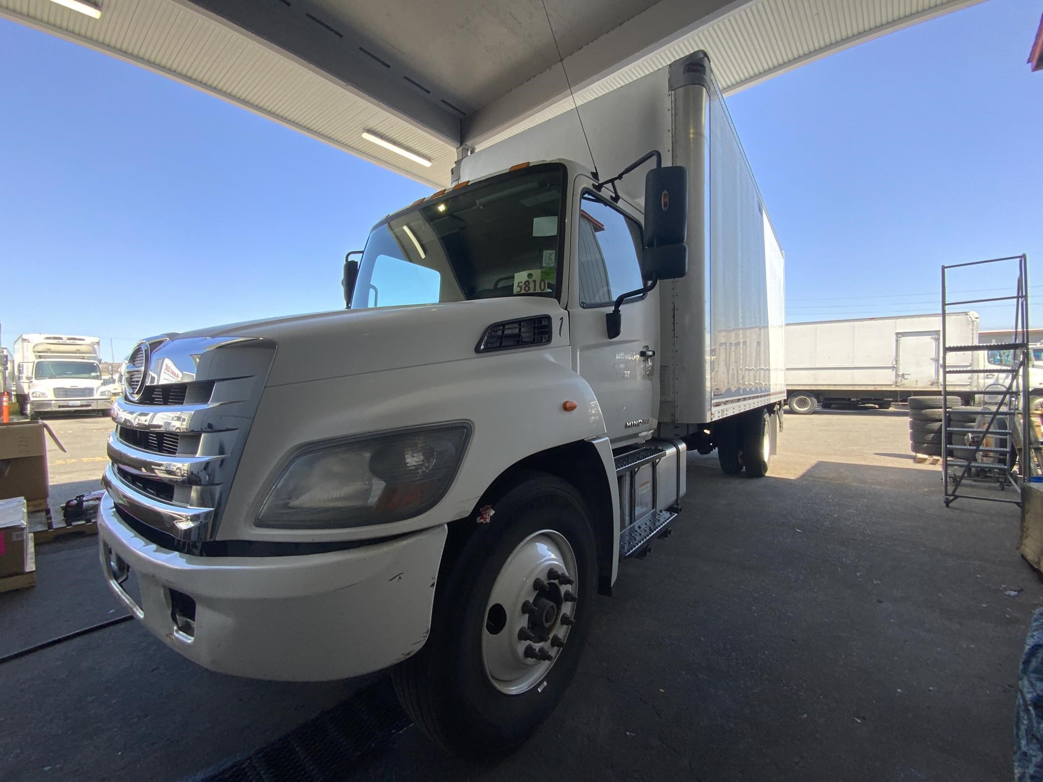 2016 HINO 268A - image 1 of 6