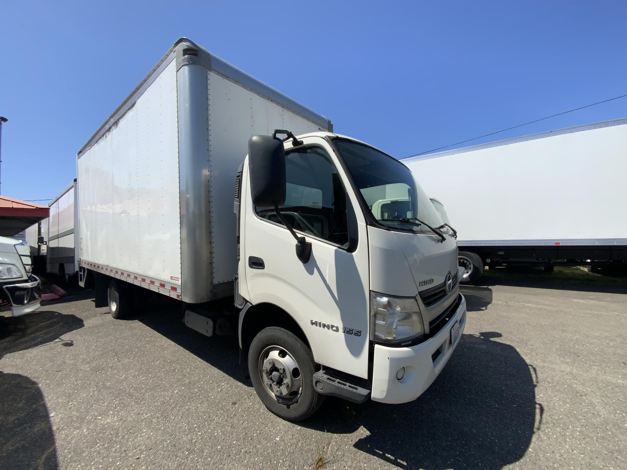 2016 HINO 155 - image 3 of 6
