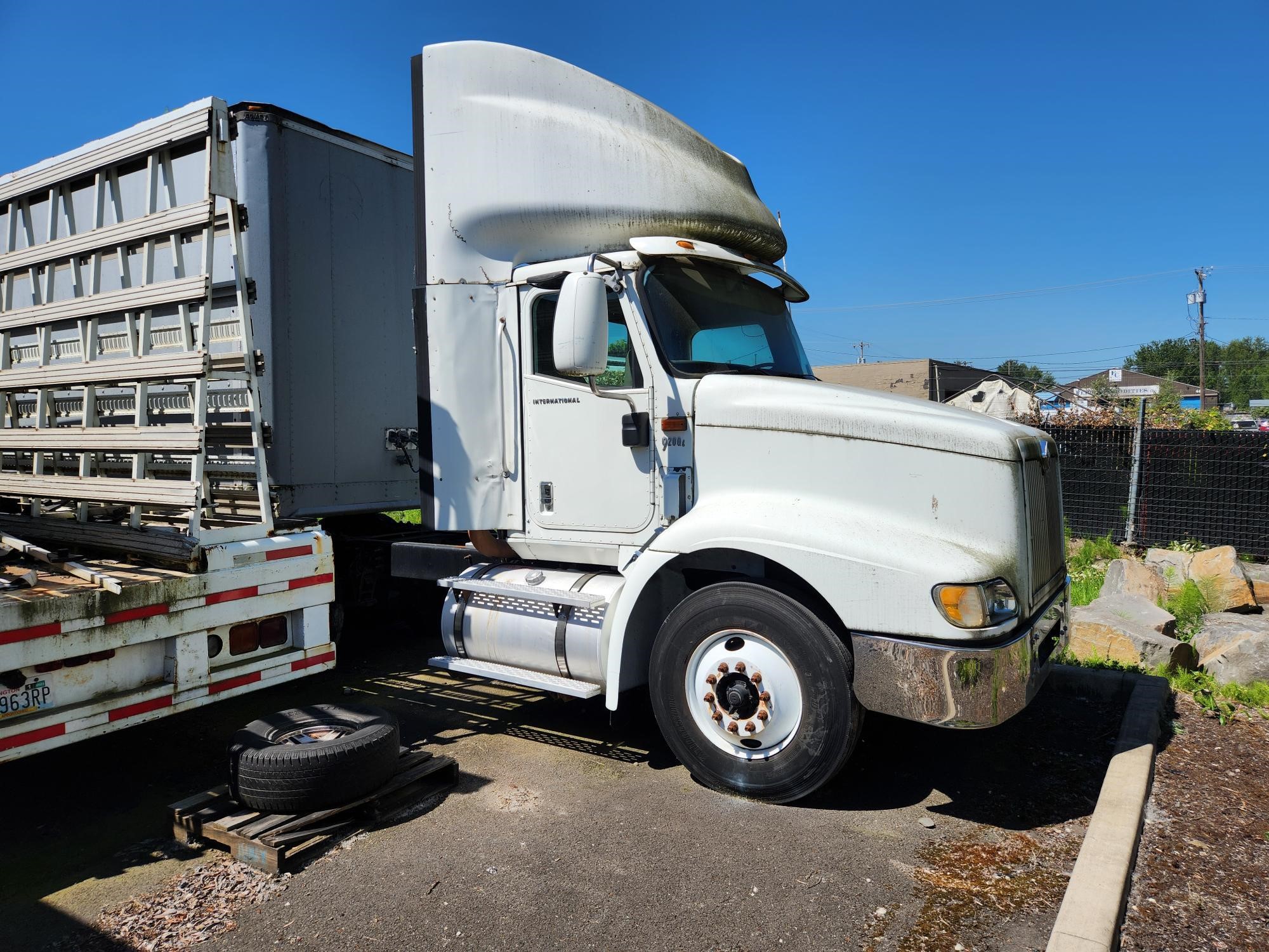 2007 INTERNATIONAL 9200 - image 2 of 5