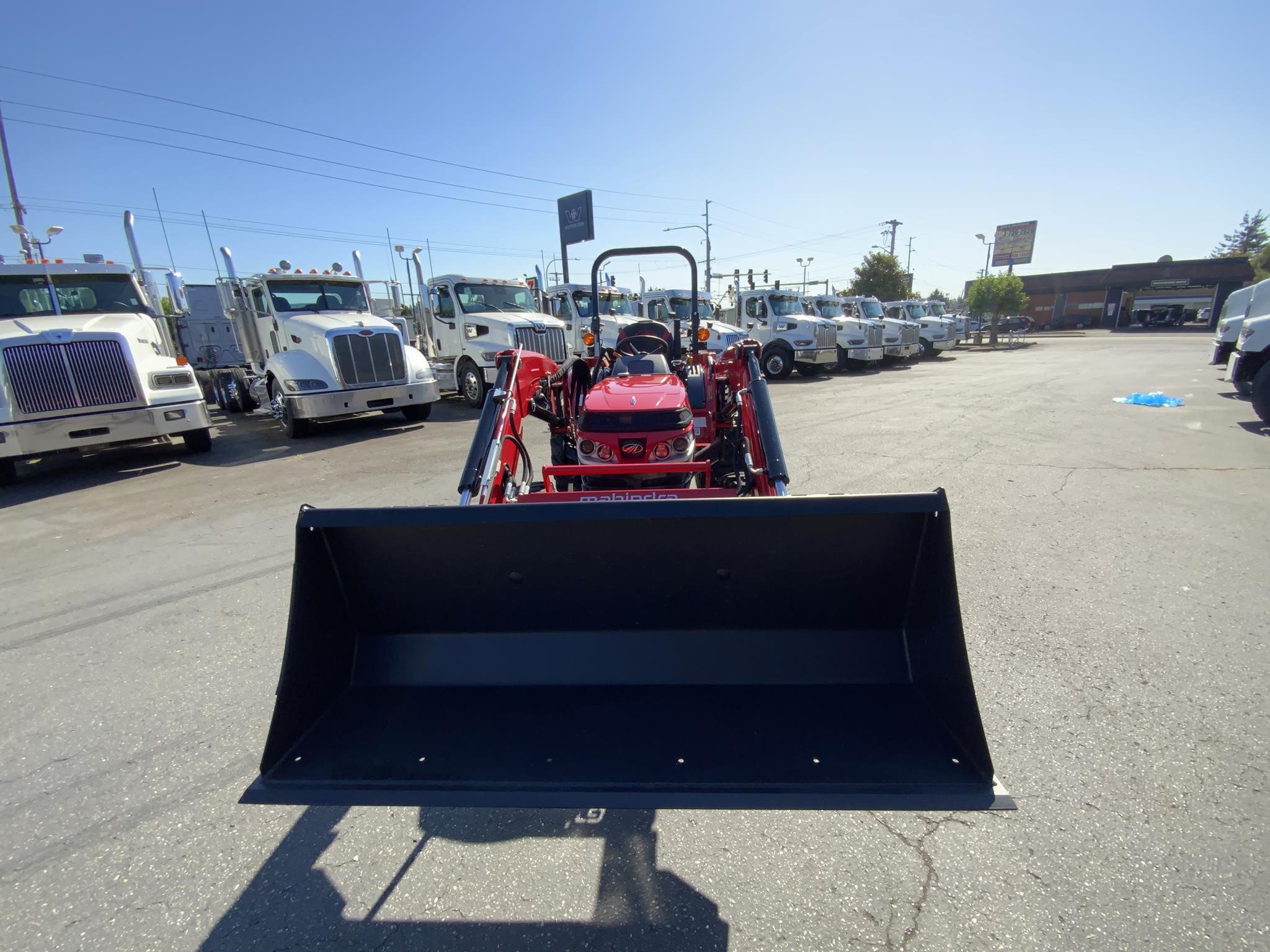 2026 MAHINDRA 1626 HST - image 4 of 6