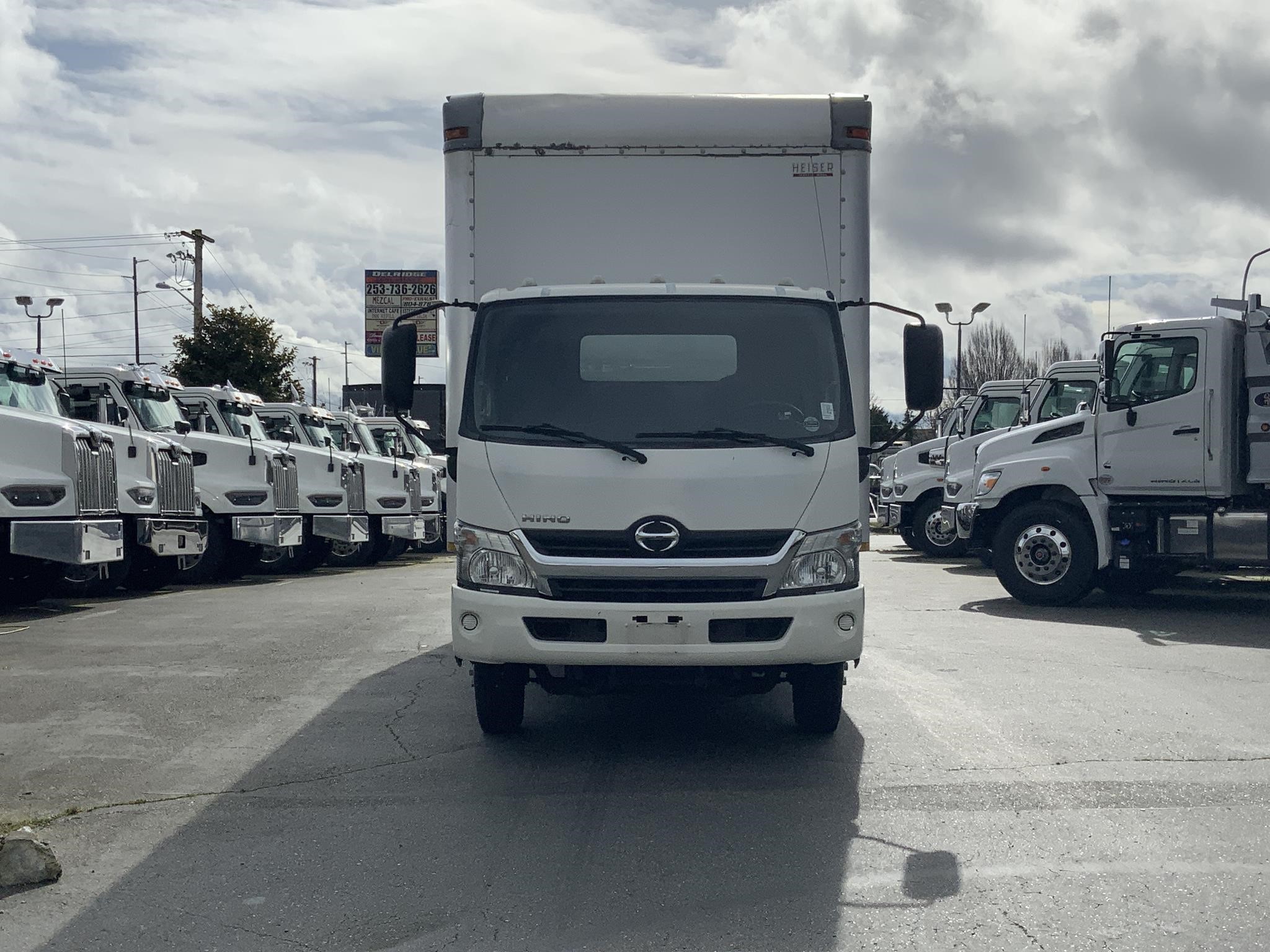 2016 HINO 155 - image 2 of 6