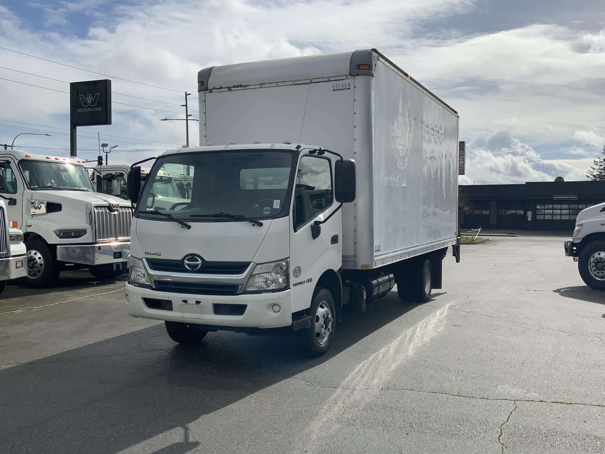 2016 HINO 155 - image 1 of 6