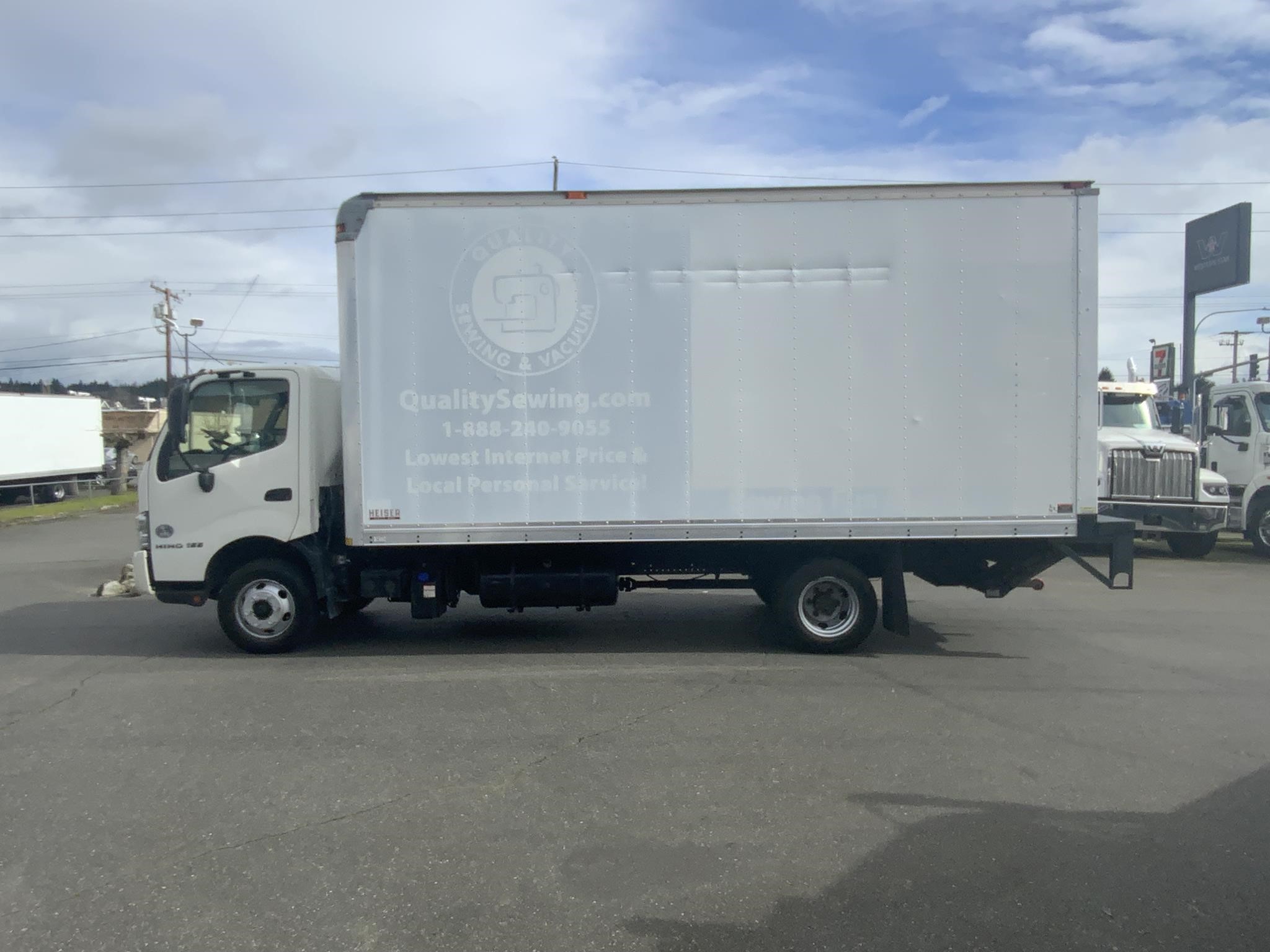 2016 HINO 155 - image 3 of 6
