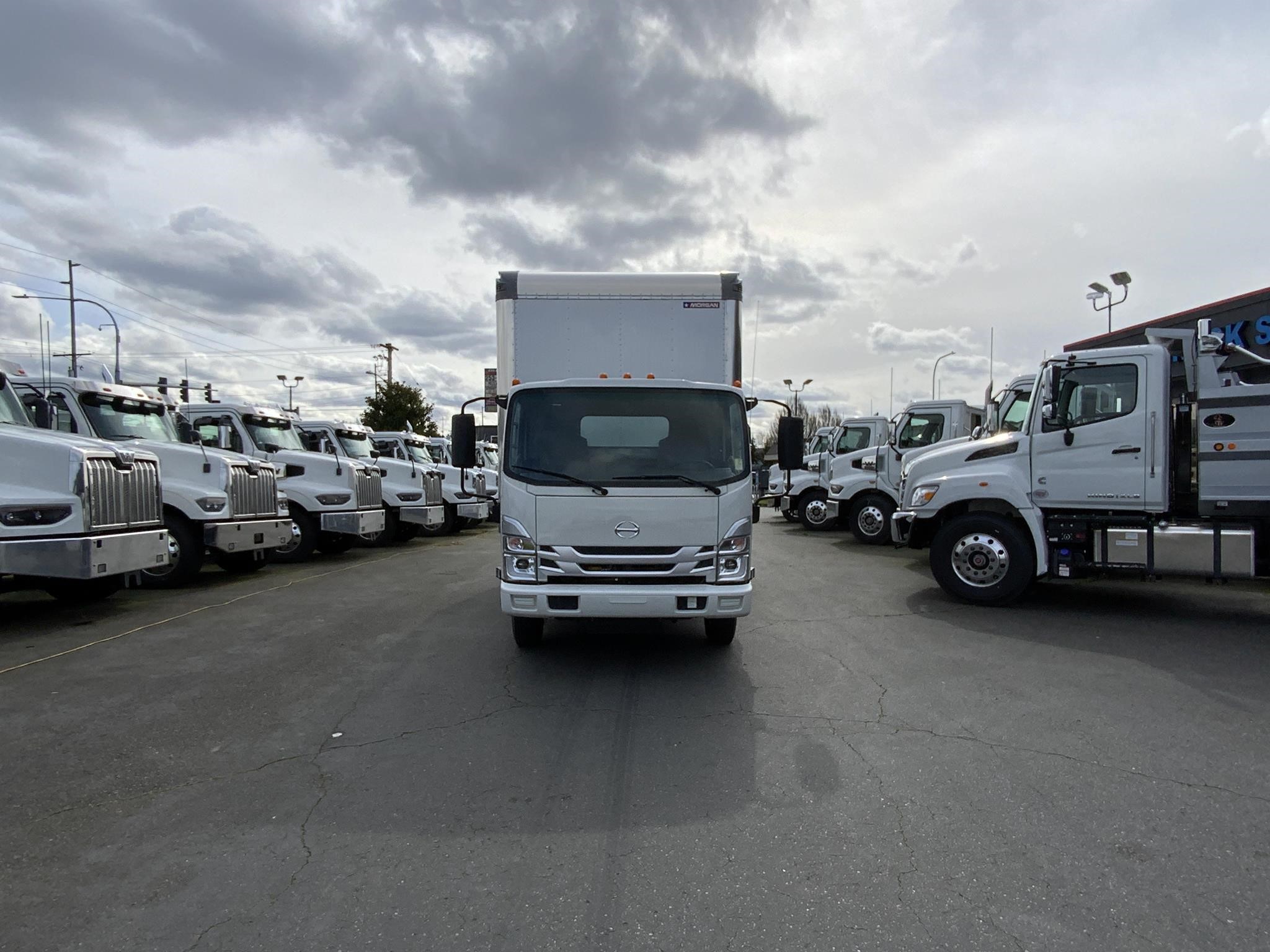 2024 HINO S4 - image 2 of 6
