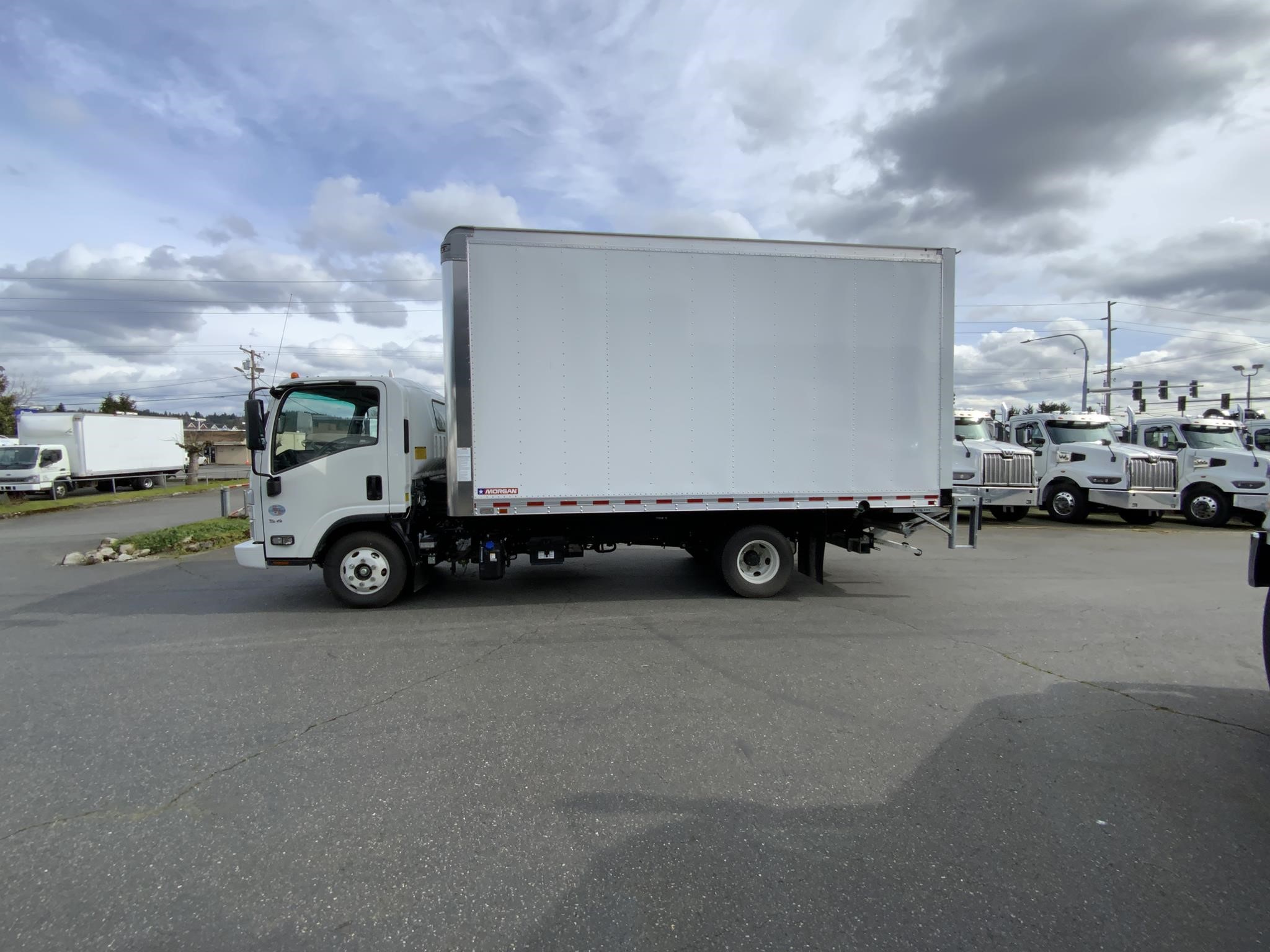 2024 HINO S4 - image 3 of 6