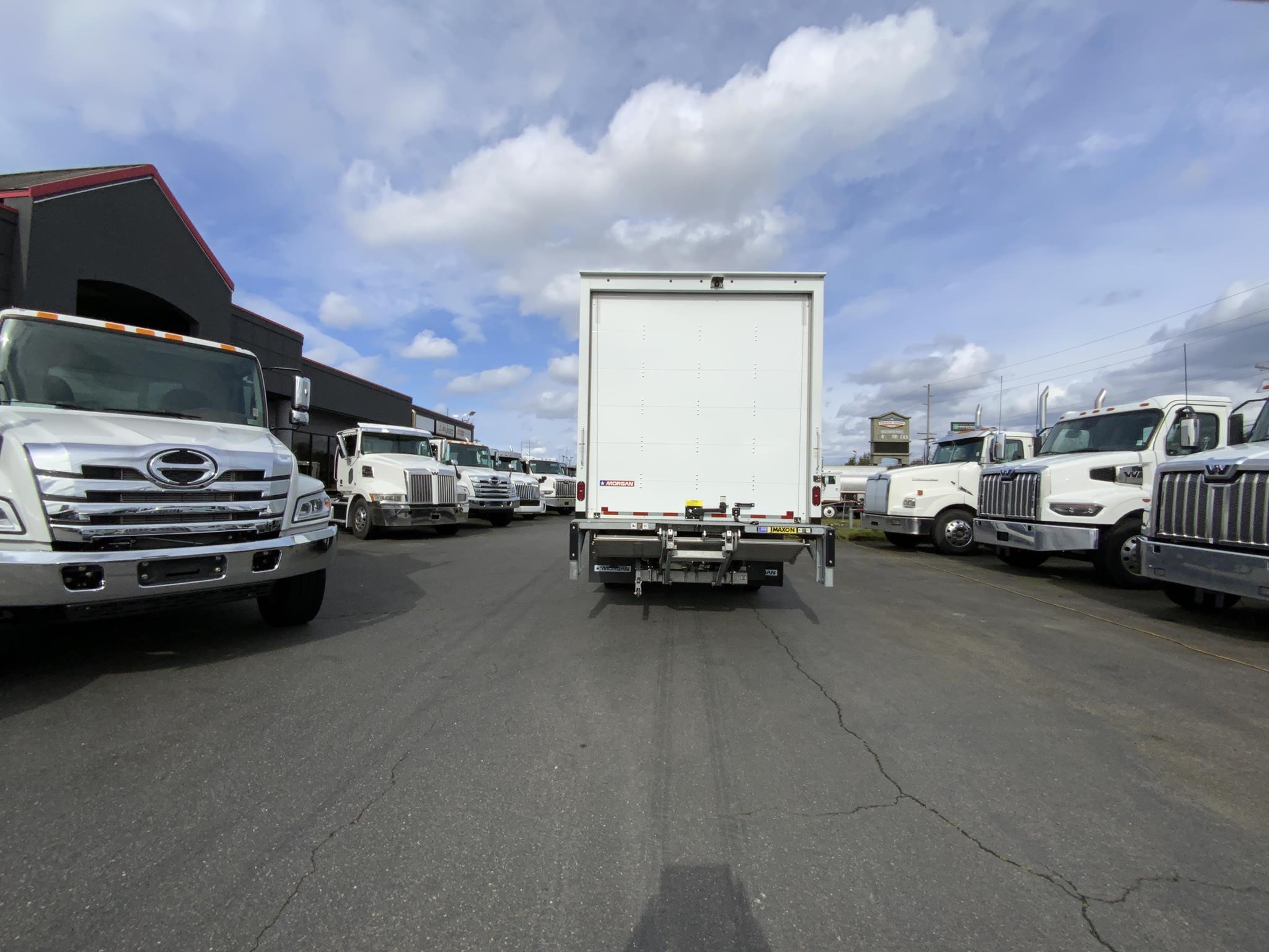 2024 HINO S4 - image 5 of 6