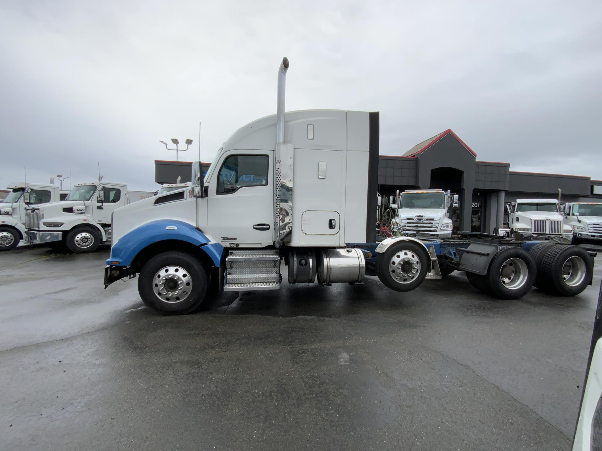 2019 KENWORTH T880 - image 3 of 6