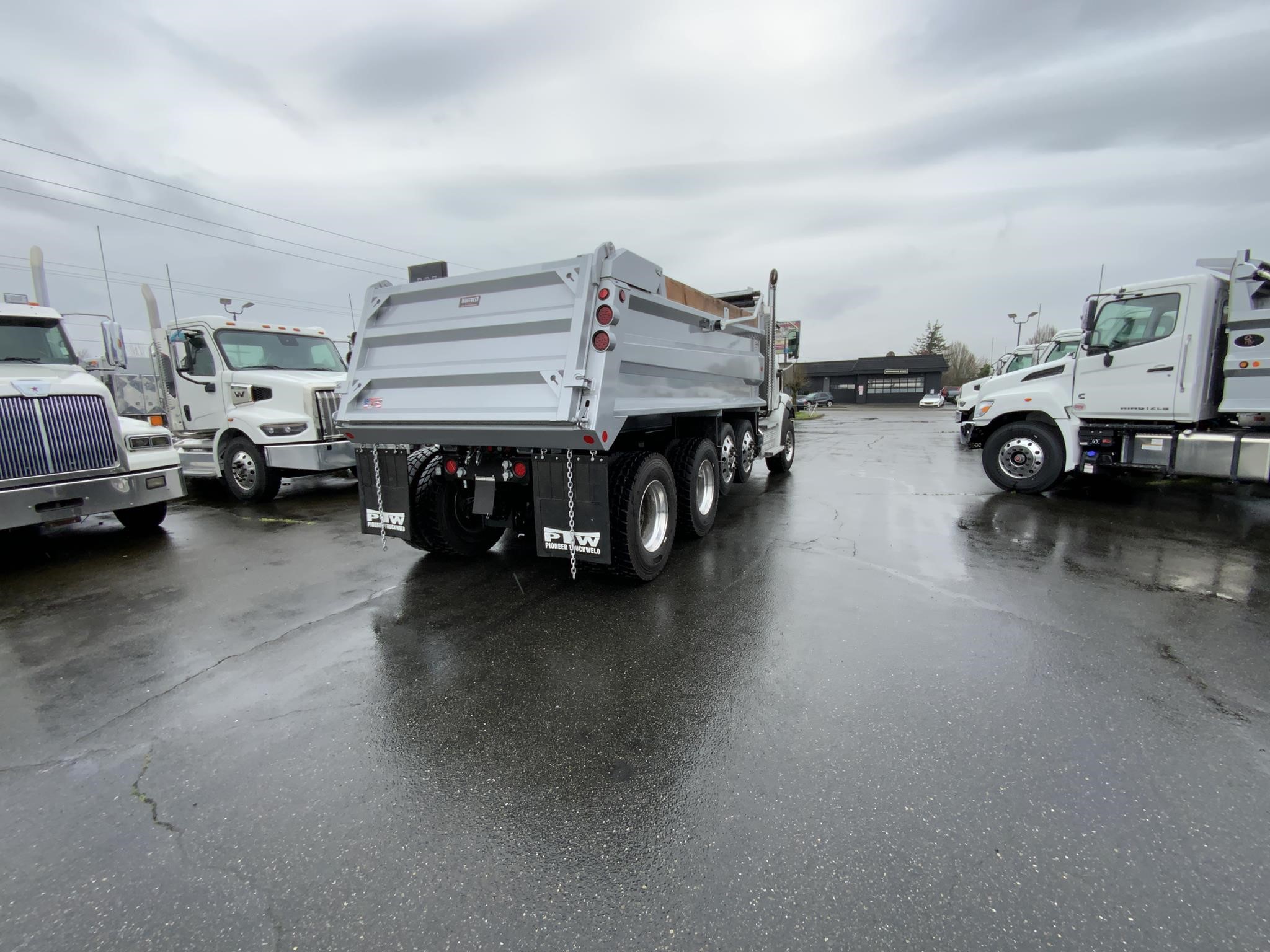 2026 WESTERN STAR 49X - image 6 of 6