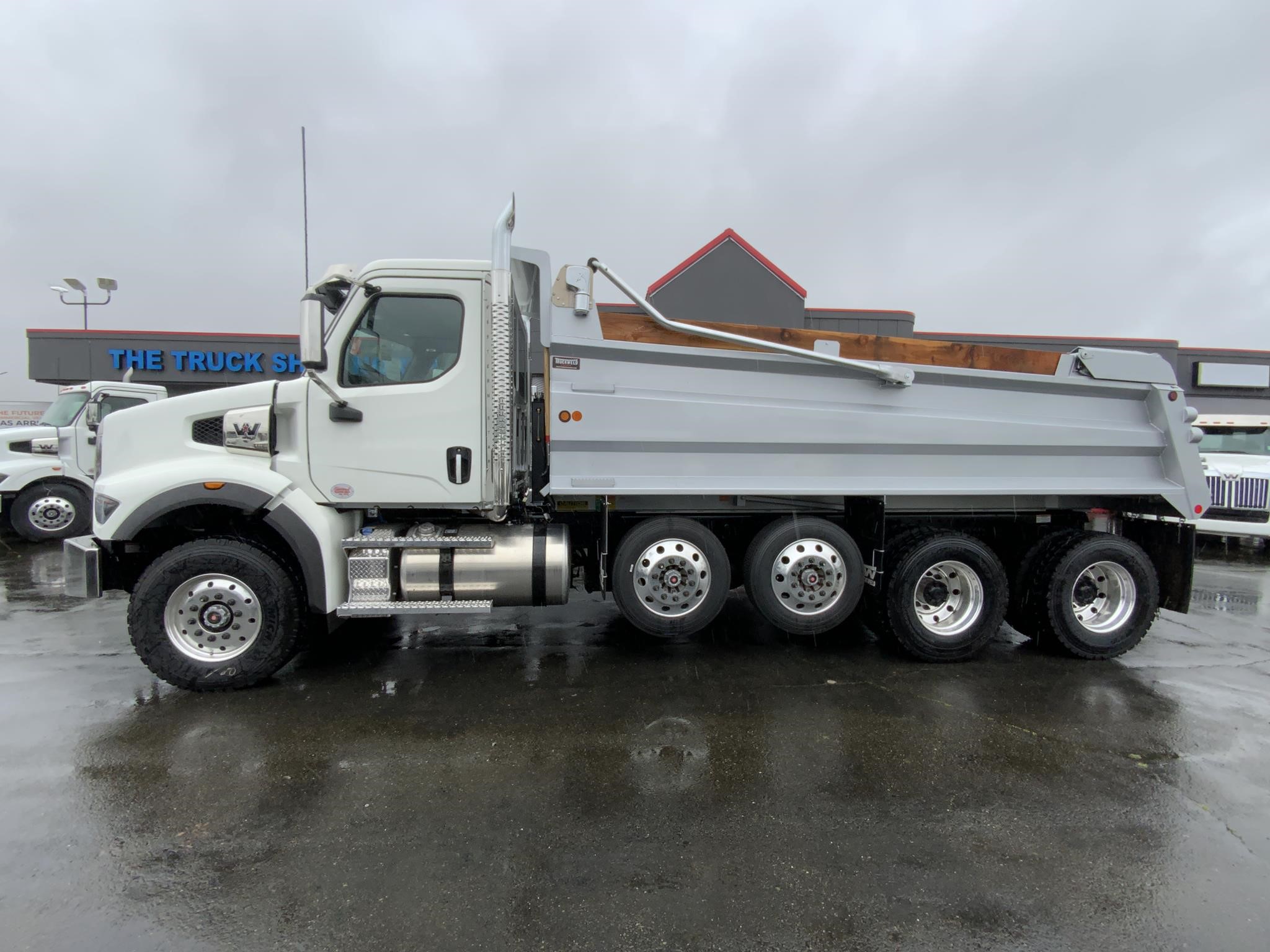 2026 WESTERN STAR 49X - image 3 of 6
