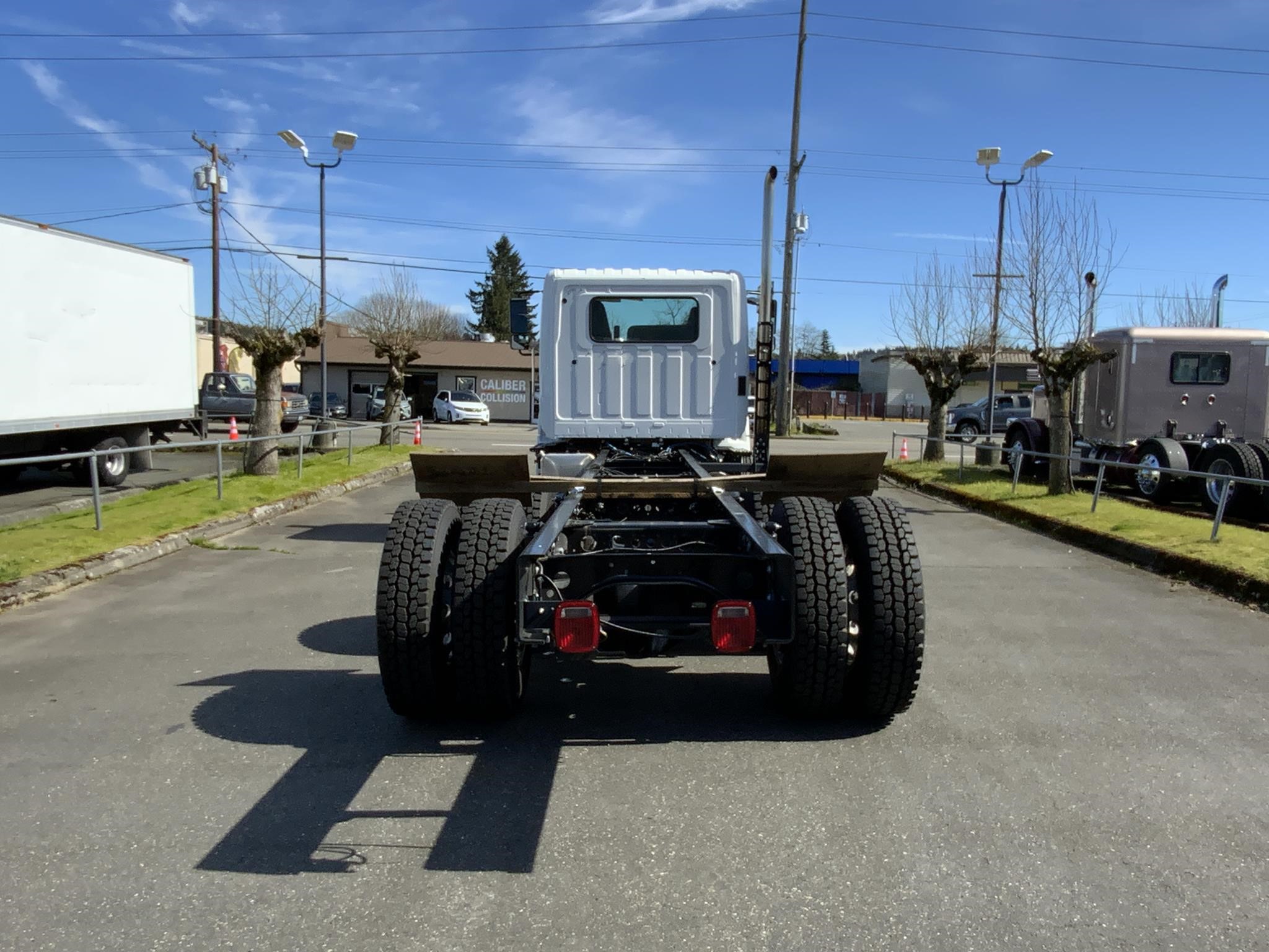 2026 HINO XL8 - image 5 of 6