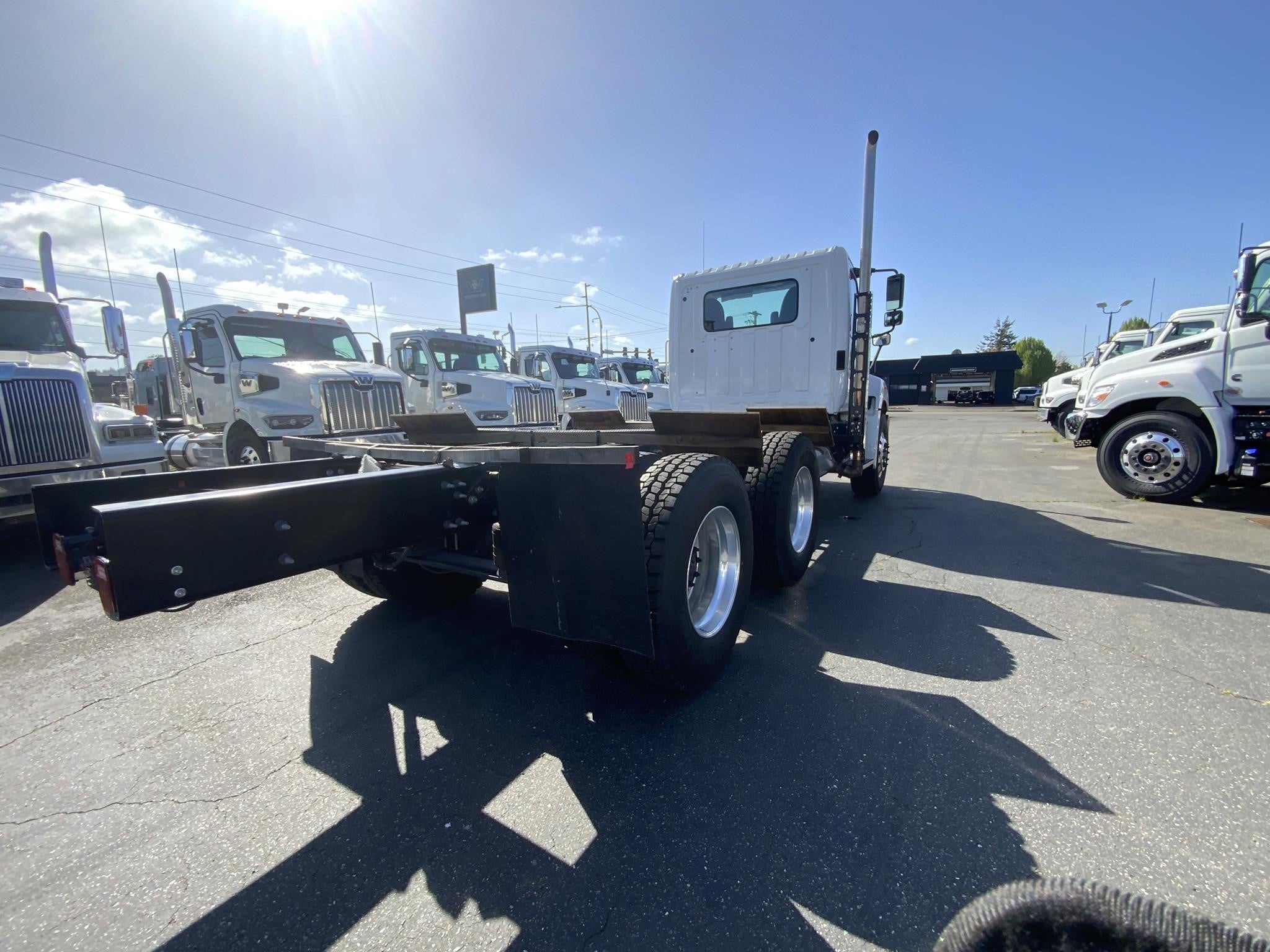 2026 HINO XL8 - image 6 of 6