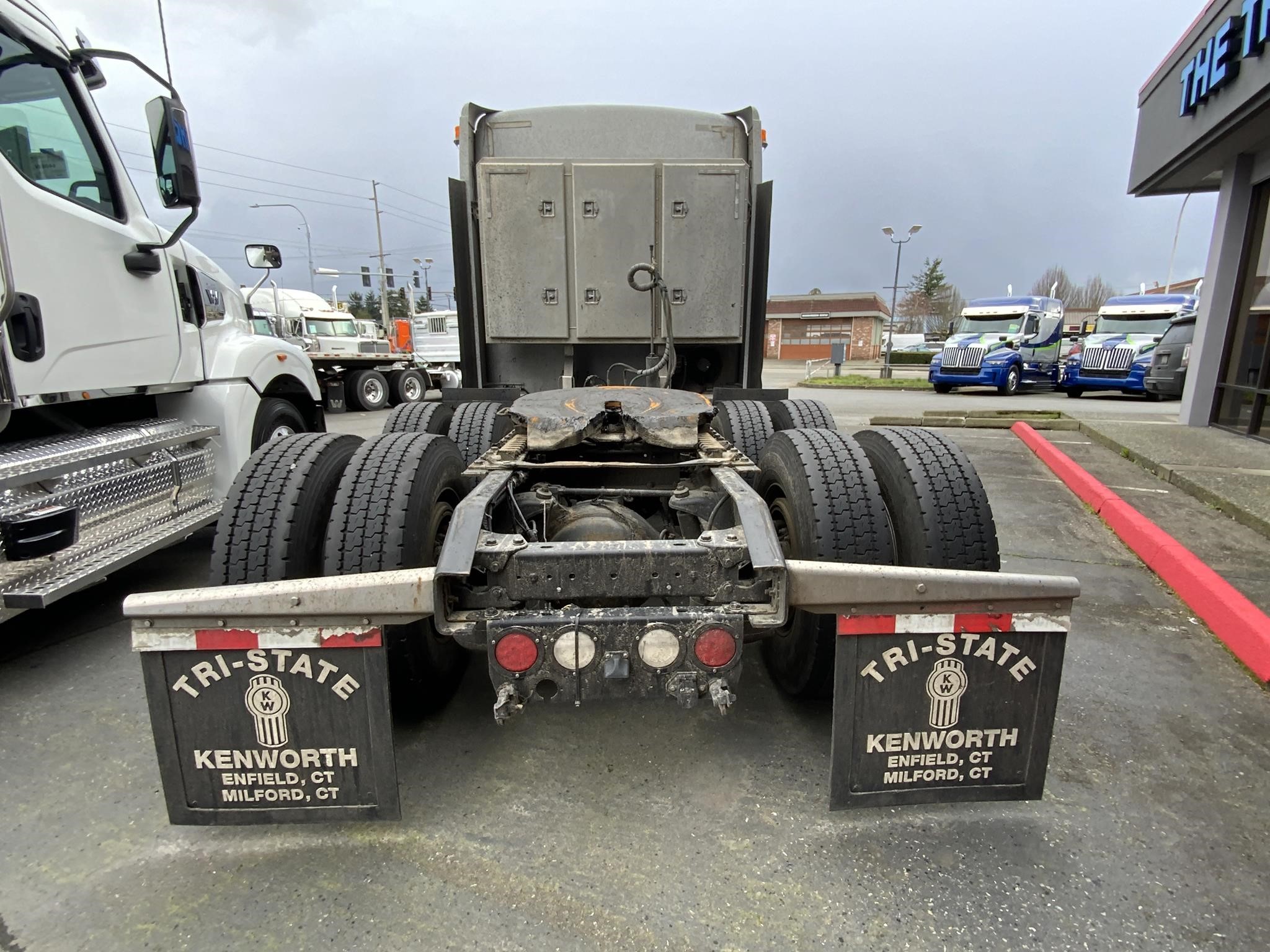 2017 KENWORTH W900 - image 2 of 6