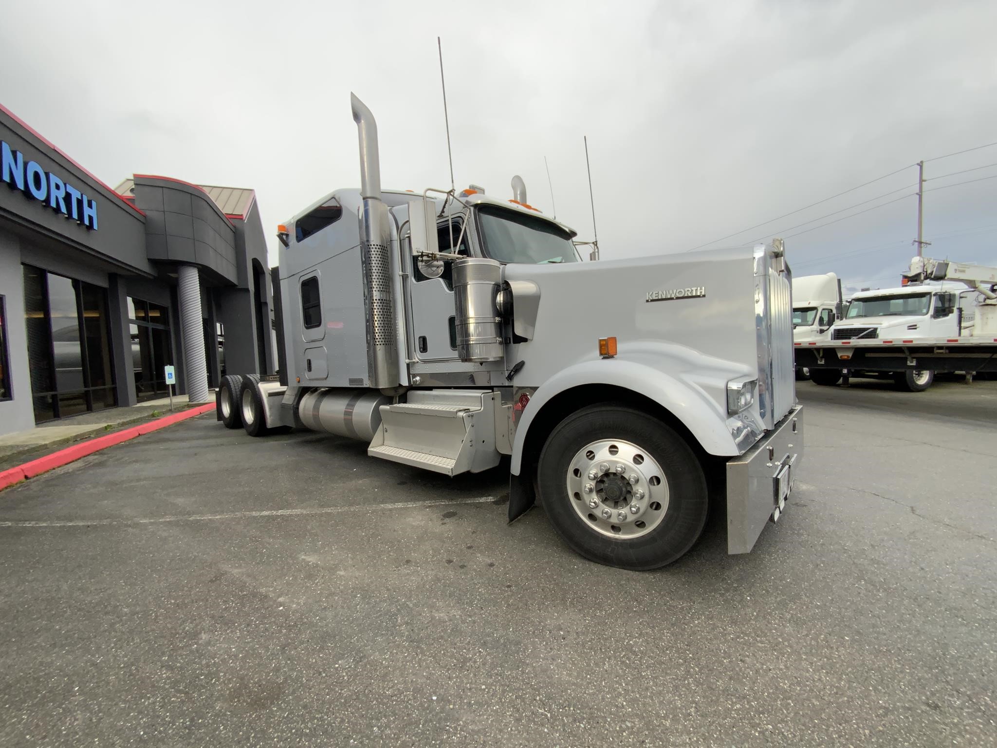 2017 KENWORTH W900 - image 4 of 6