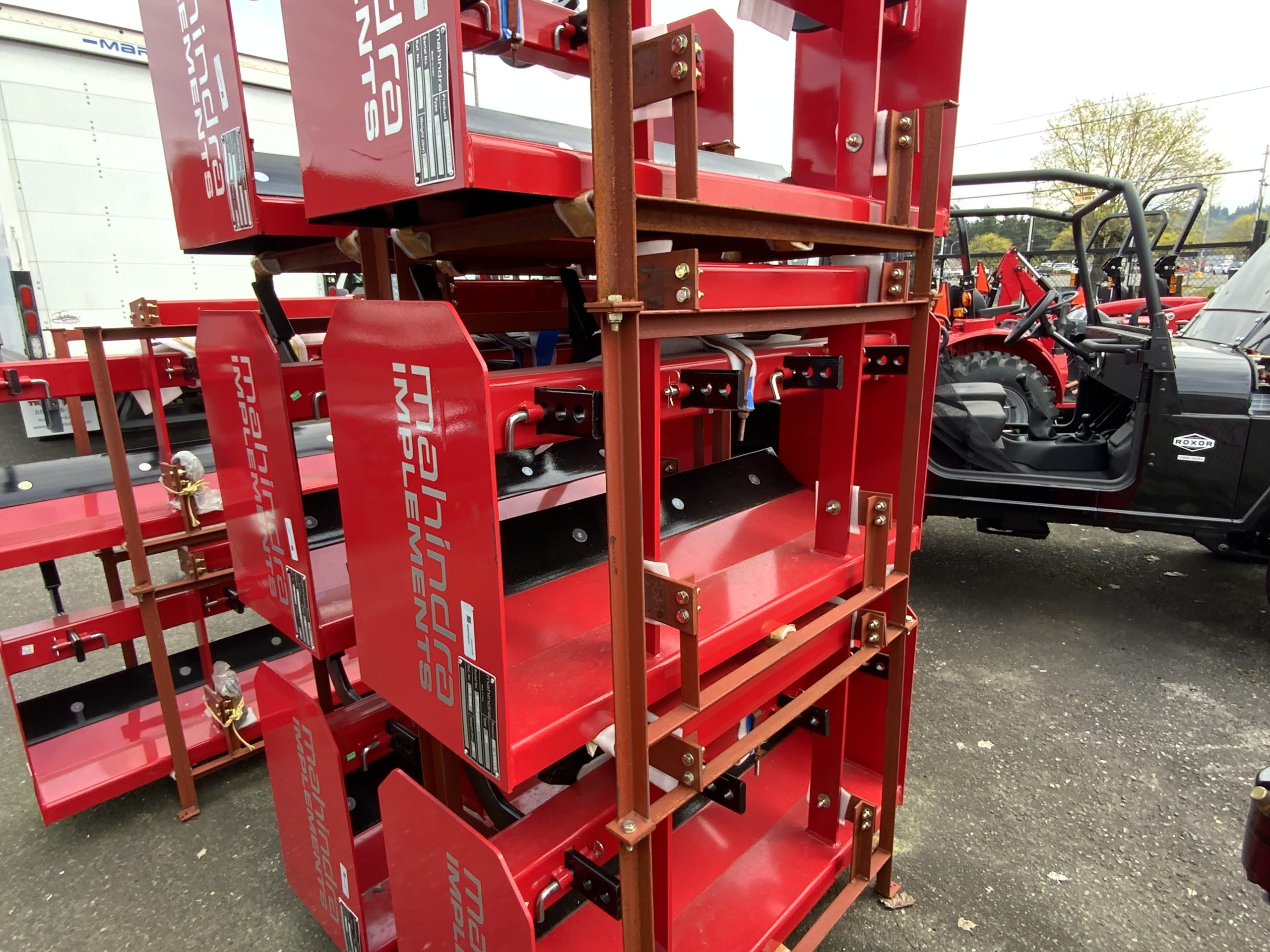 Mahindra SD4 Heavy-Duty Box Scraper with Ripper Shanks | 4 Ft, Cat I 3-Point Hitch Tractor Implement - image 1 of 2