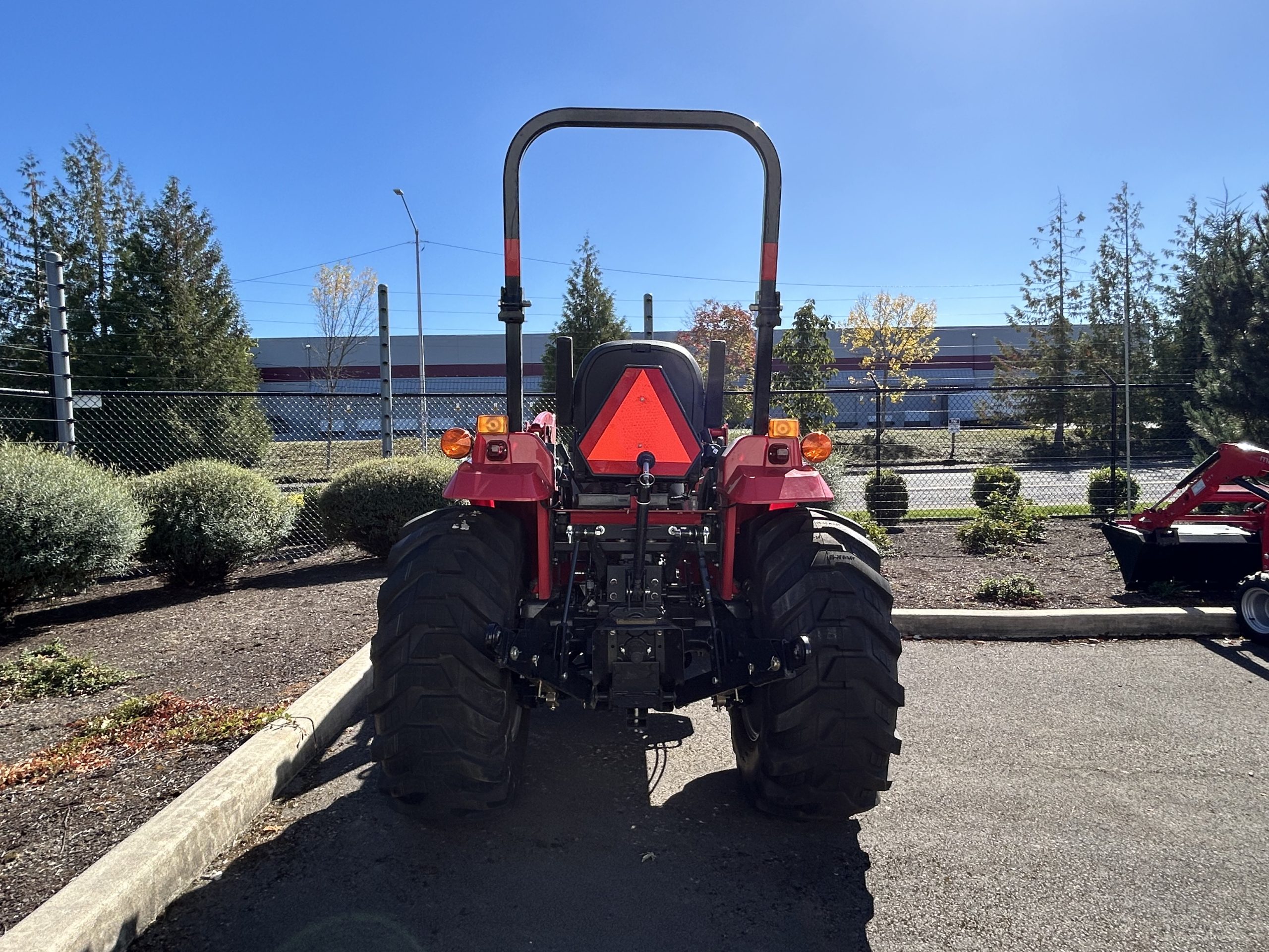 Mahindra 1640 Compact Tractor – 38.7 HP Diesel Utility Tractor with HST or Shuttle, 4WD, Loader & 3-Point Hitch - image 5 of 6
