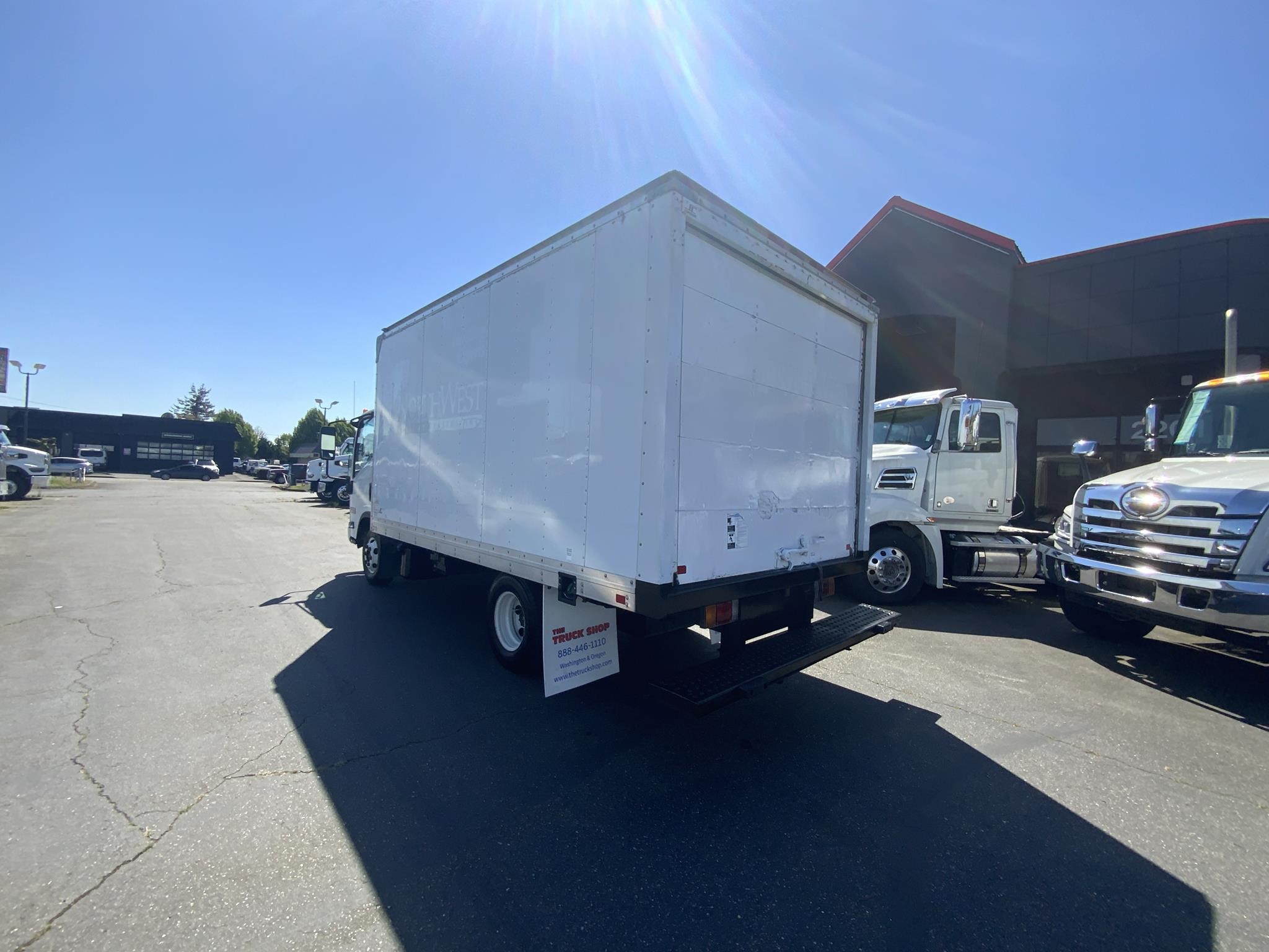 2011 ISUZU NPR - image 4 of 6