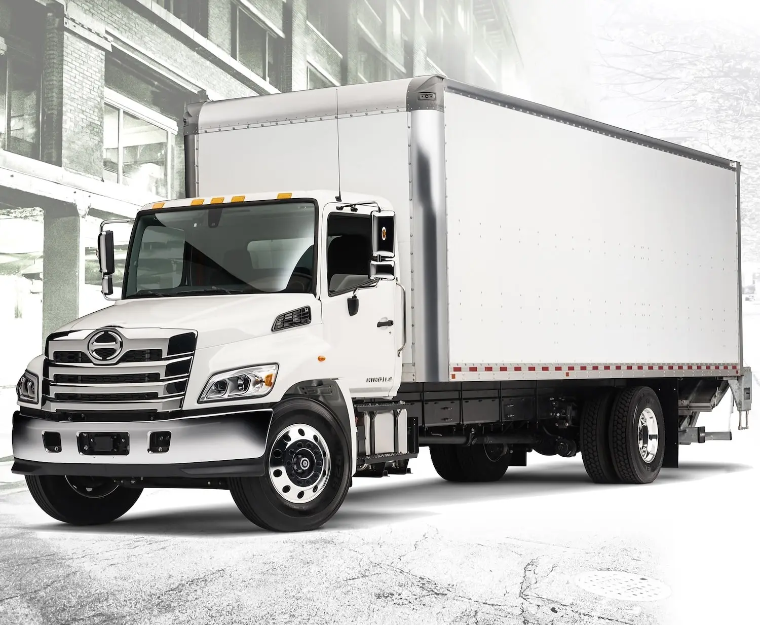 Hino L6 & L7 - image 1 of 6