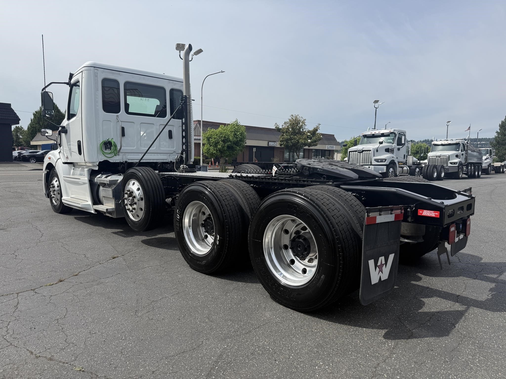 2025 WESTERN STAR 57X 2025 WESTERN STAR 57X - image 4 of 6